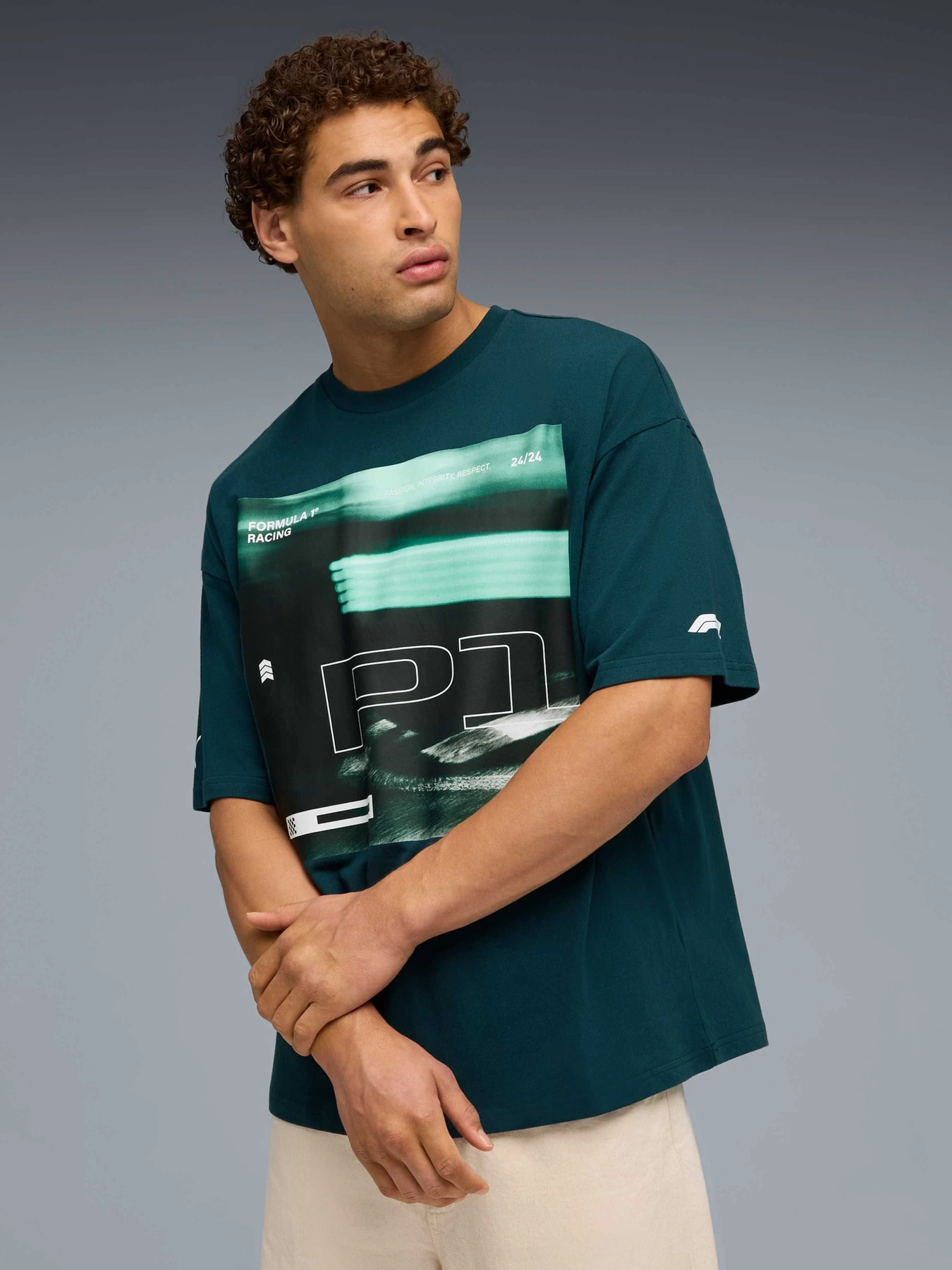 Футболки и поло PUMA F1 Lifestyle Racing Tee модель 632992 Футболки и поло PUMA F1 Lifestyle Racing Tee модель 632992 Фото
