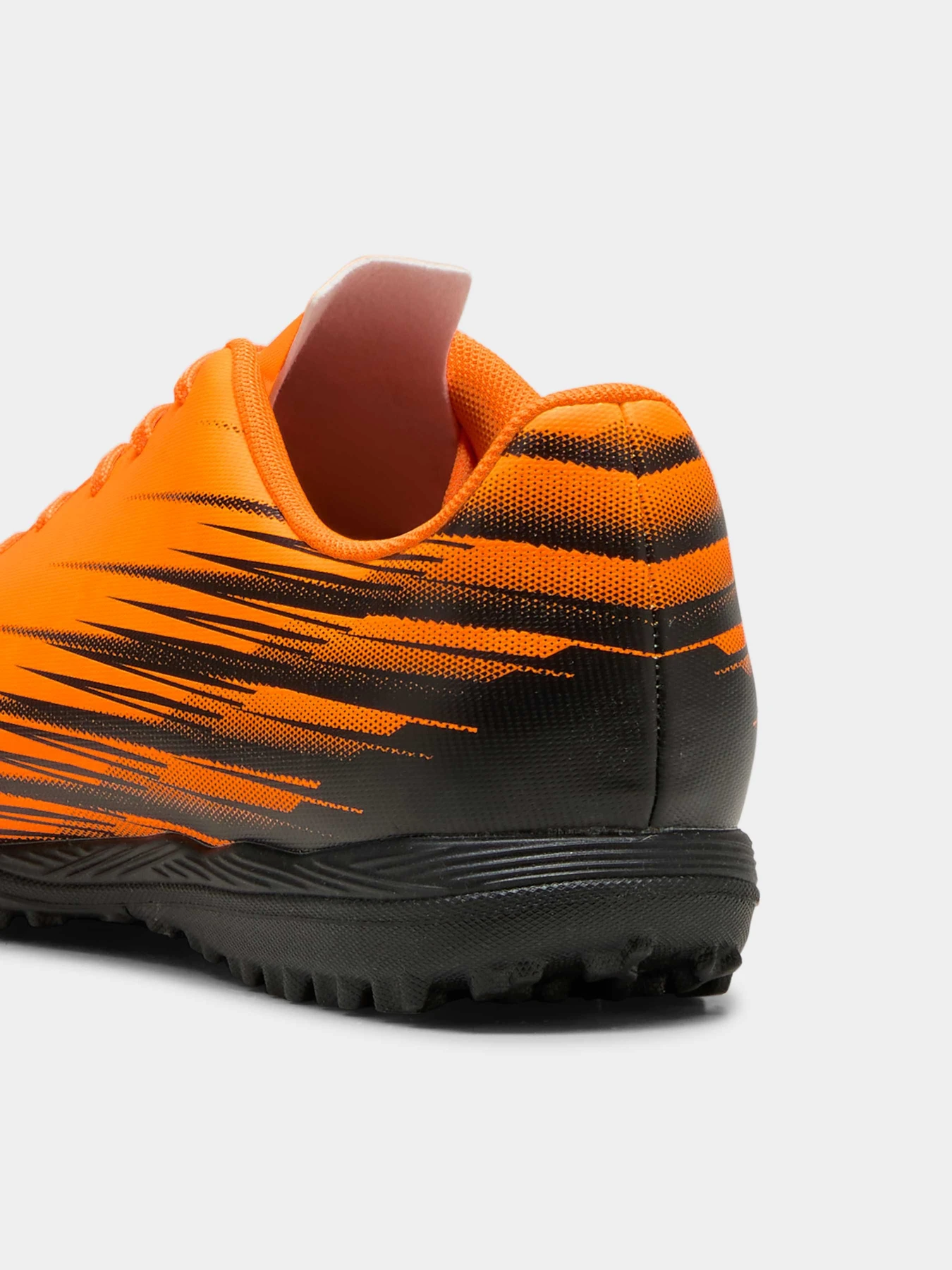 Кросівки PUMA Attacanto Ii Tt модель 108494 Кросівки PUMA Attacanto Ii Tt модель 108494 Фото