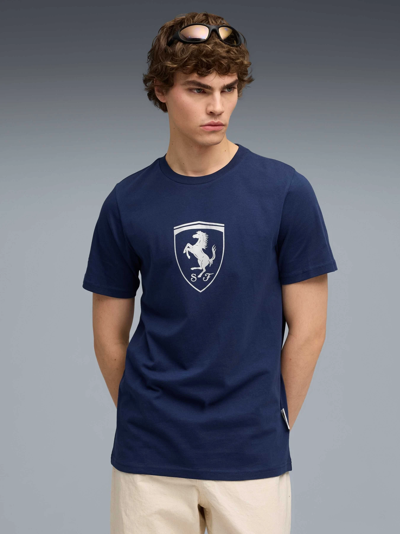 Футболки і поло PUMA Ferrari Tonal Shield Tee модель 632785 Футболки і поло PUMA Ferrari Tonal Shield Tee модель 632785 Фото