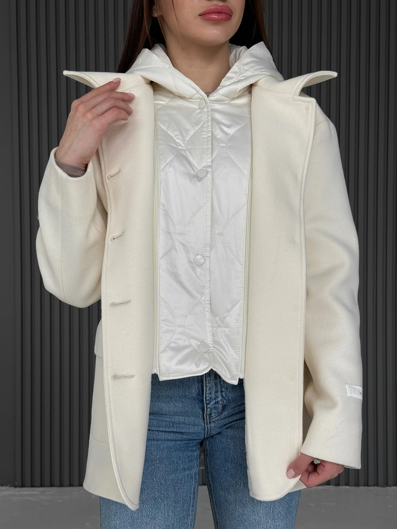 Пальто и плащи D&V couture модель DV-007-WHT Фото