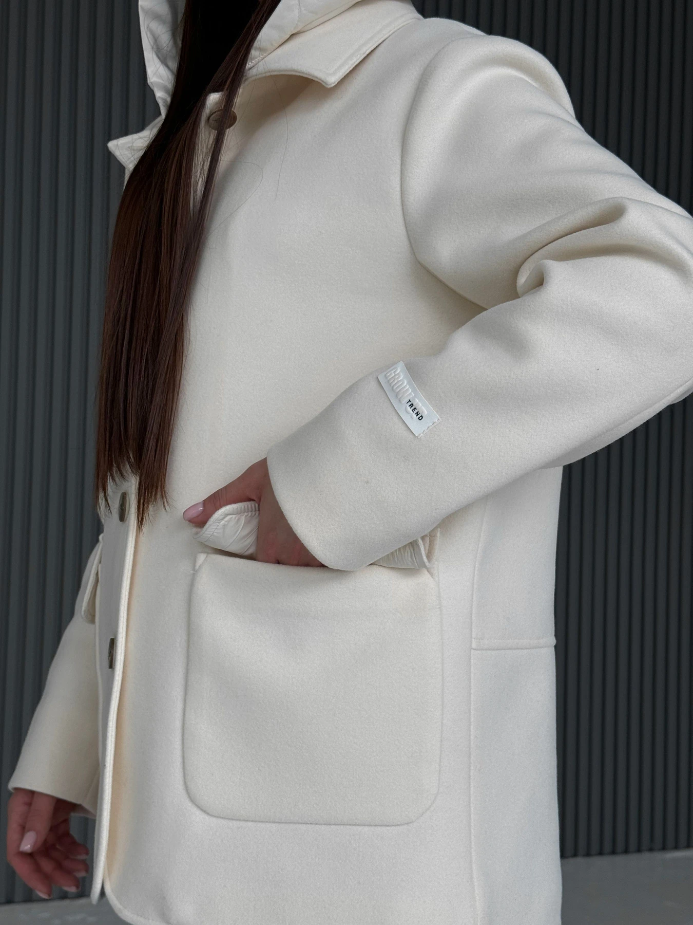 Пальто и плащи D&V couture модель DV-007-WHT Фото