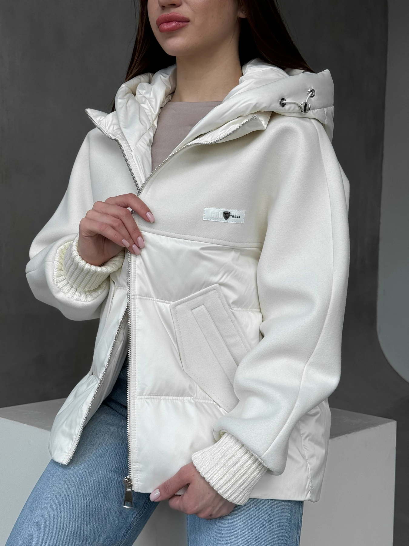 Куртки та дублянки D&V couture модель DV-006-WHT Фото