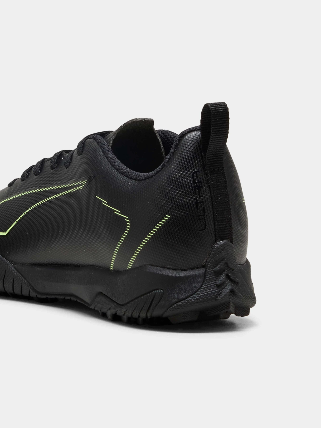 Кроссовки PUMA Ultra 6 Play Tt Jr модель 108544 Фото