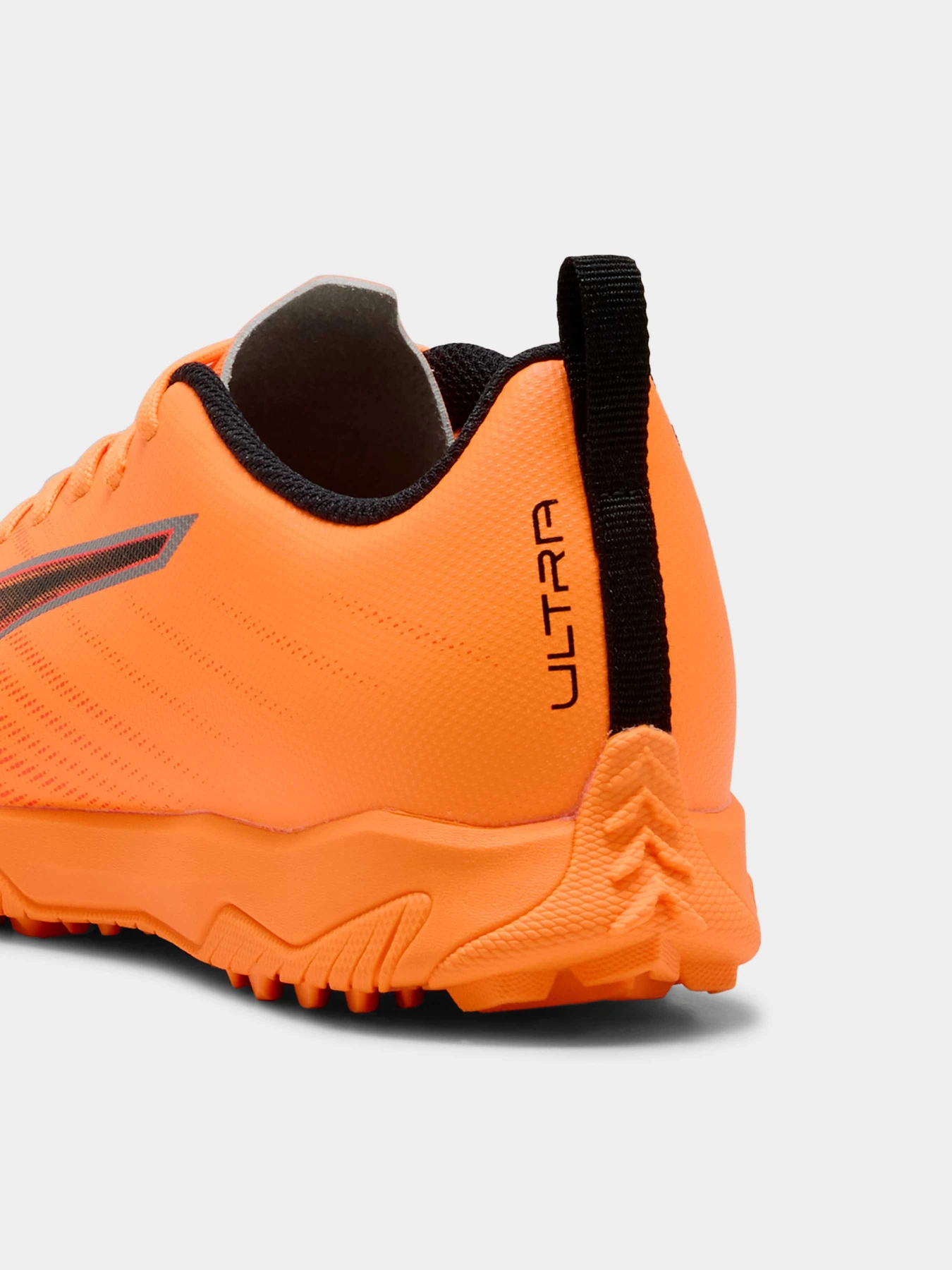 Кросівки PUMA Ultra 6 Play Tt Jr модель 108544 Кросівки PUMA Ultra 6 Play Tt Jr модель 108544 Фото