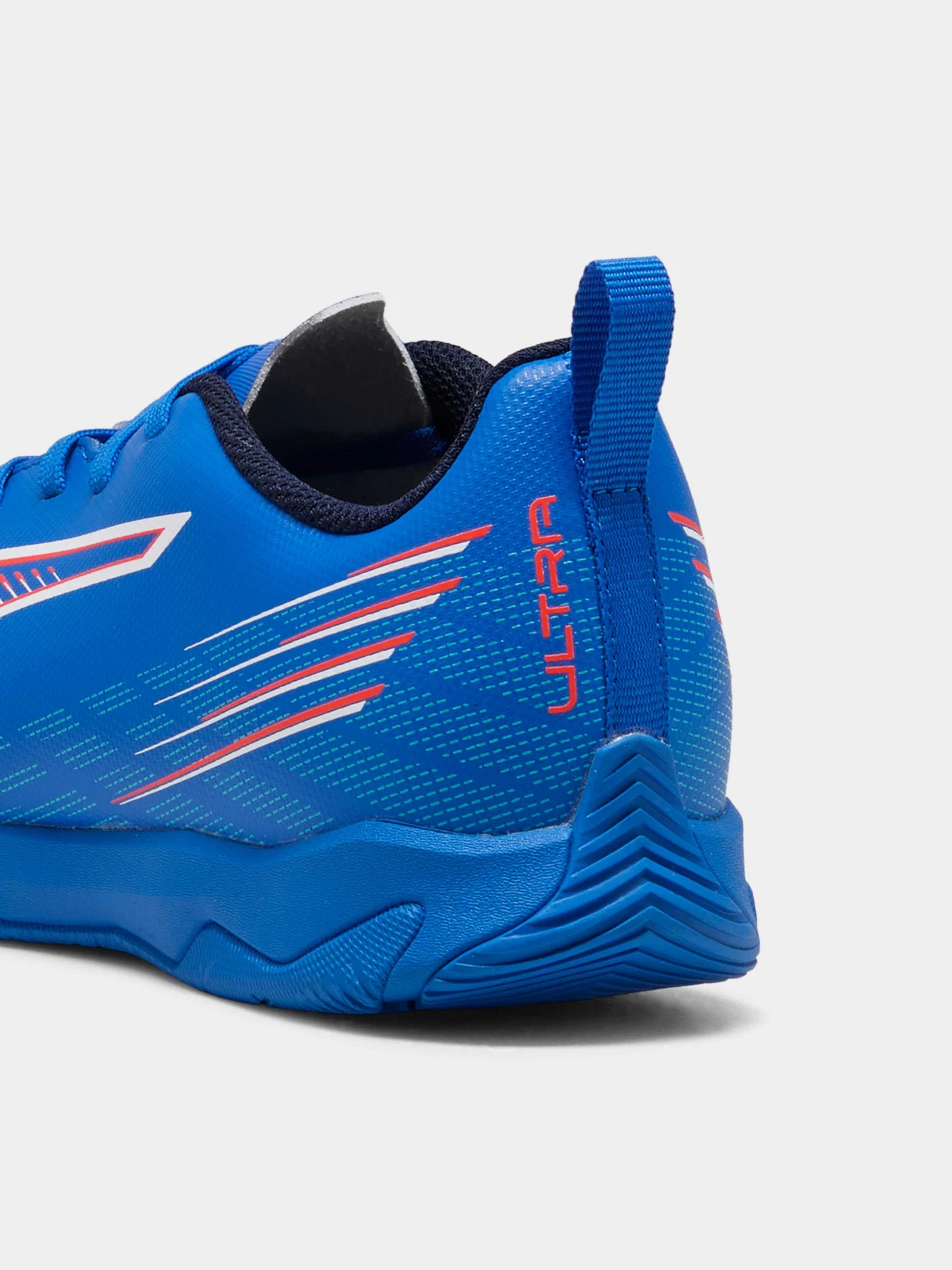 Кроссовки PUMA Ultra 6 Play It Jr модель 108538 Кроссовки PUMA Ultra 6 Play It Jr модель 108538 Фото