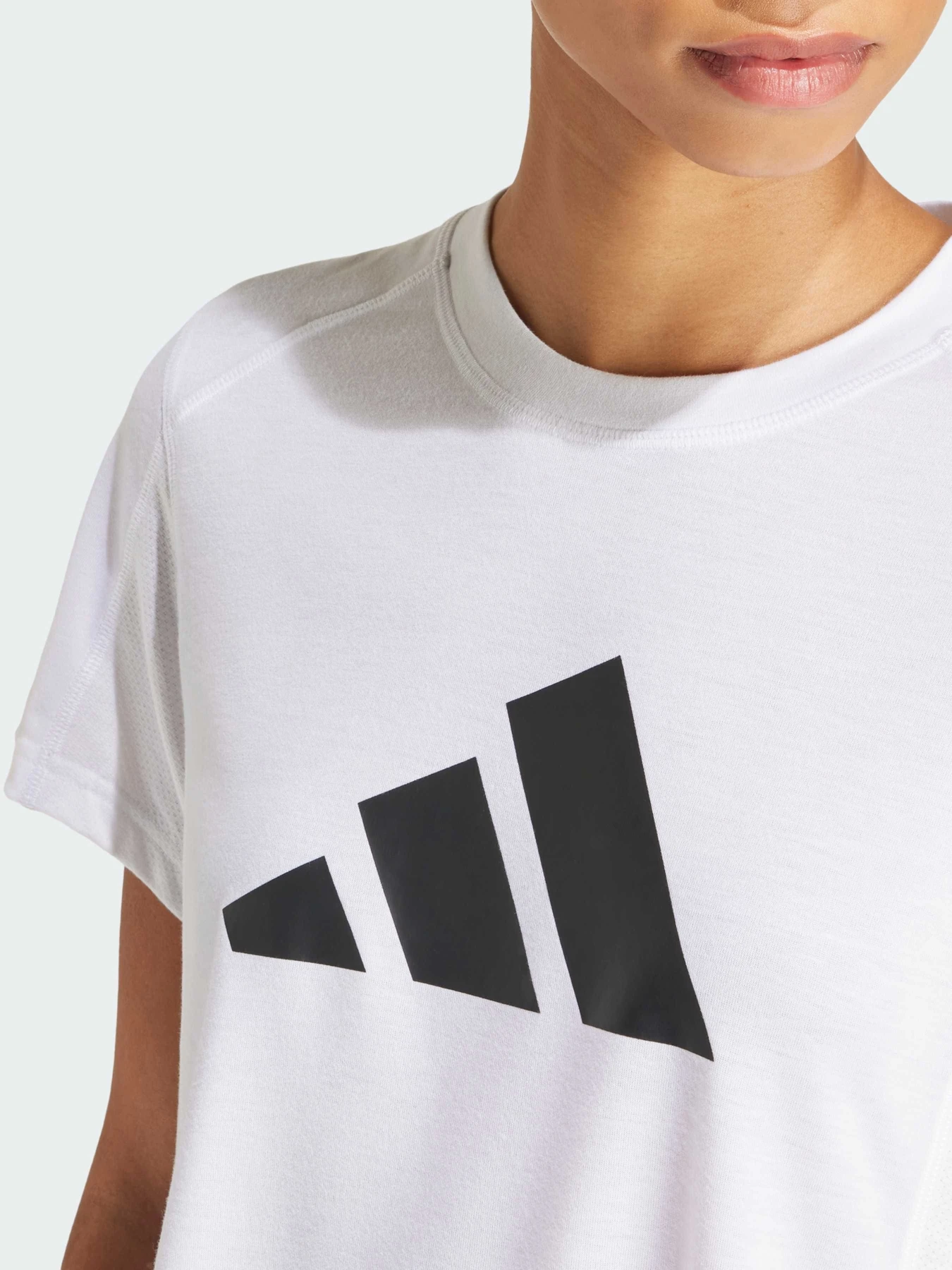 Футболки и поло Adidas модель IT0545 Футболки и поло Adidas модель IT0545 Фото