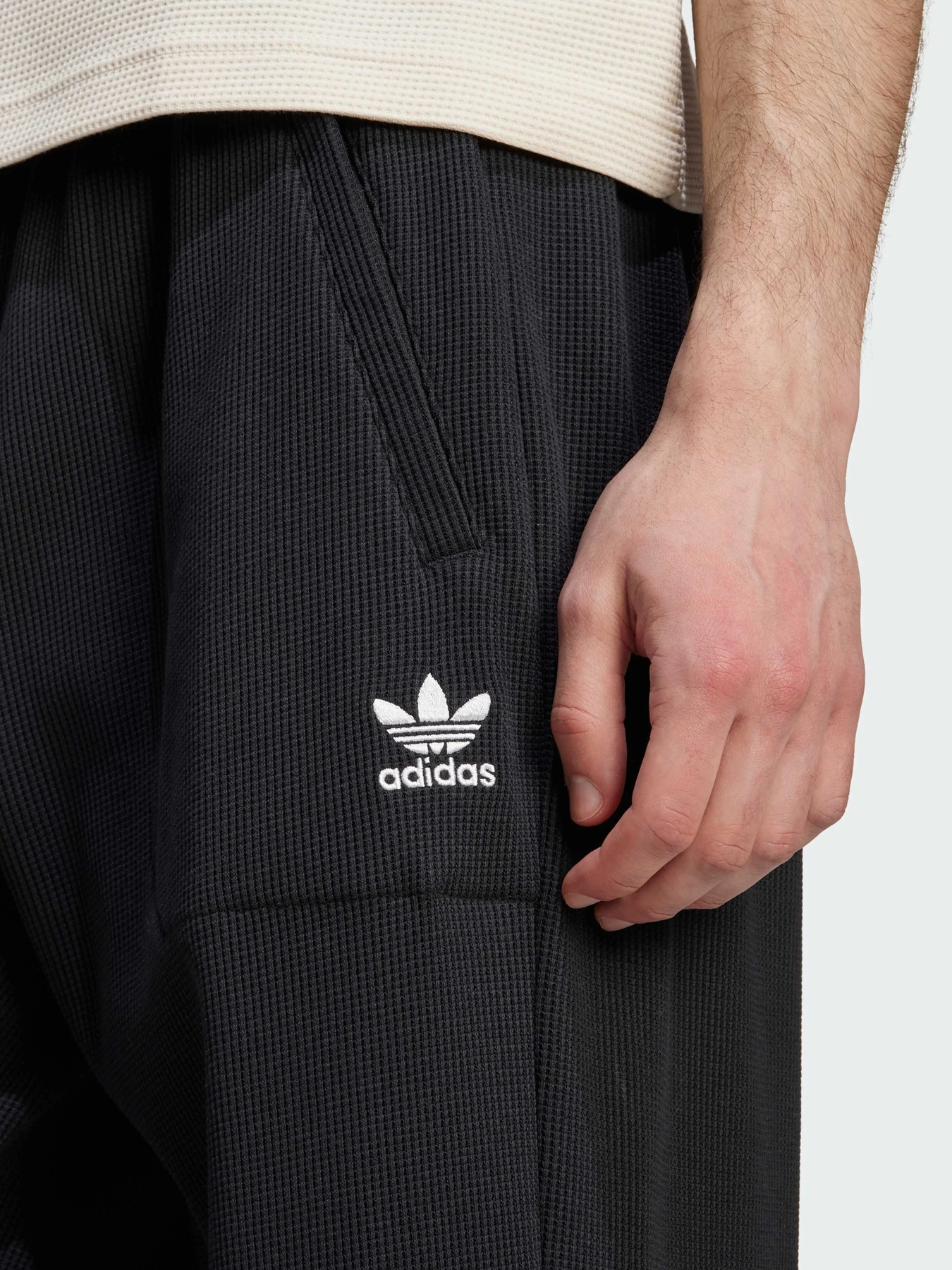 Брюки Adidas модель JW0975 Брюки Adidas модель JW0975 Фото