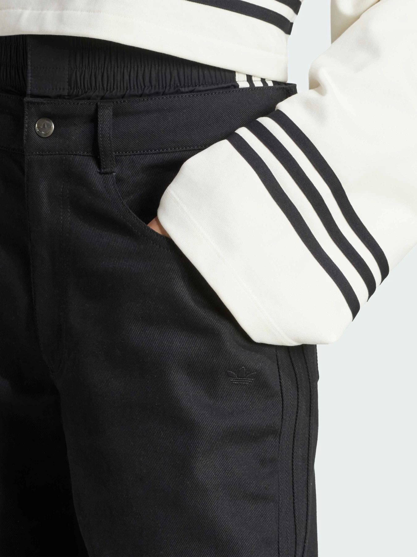 Брюки Adidas Superstar модель JX7594 Брюки Adidas Superstar модель JX7594 Фото