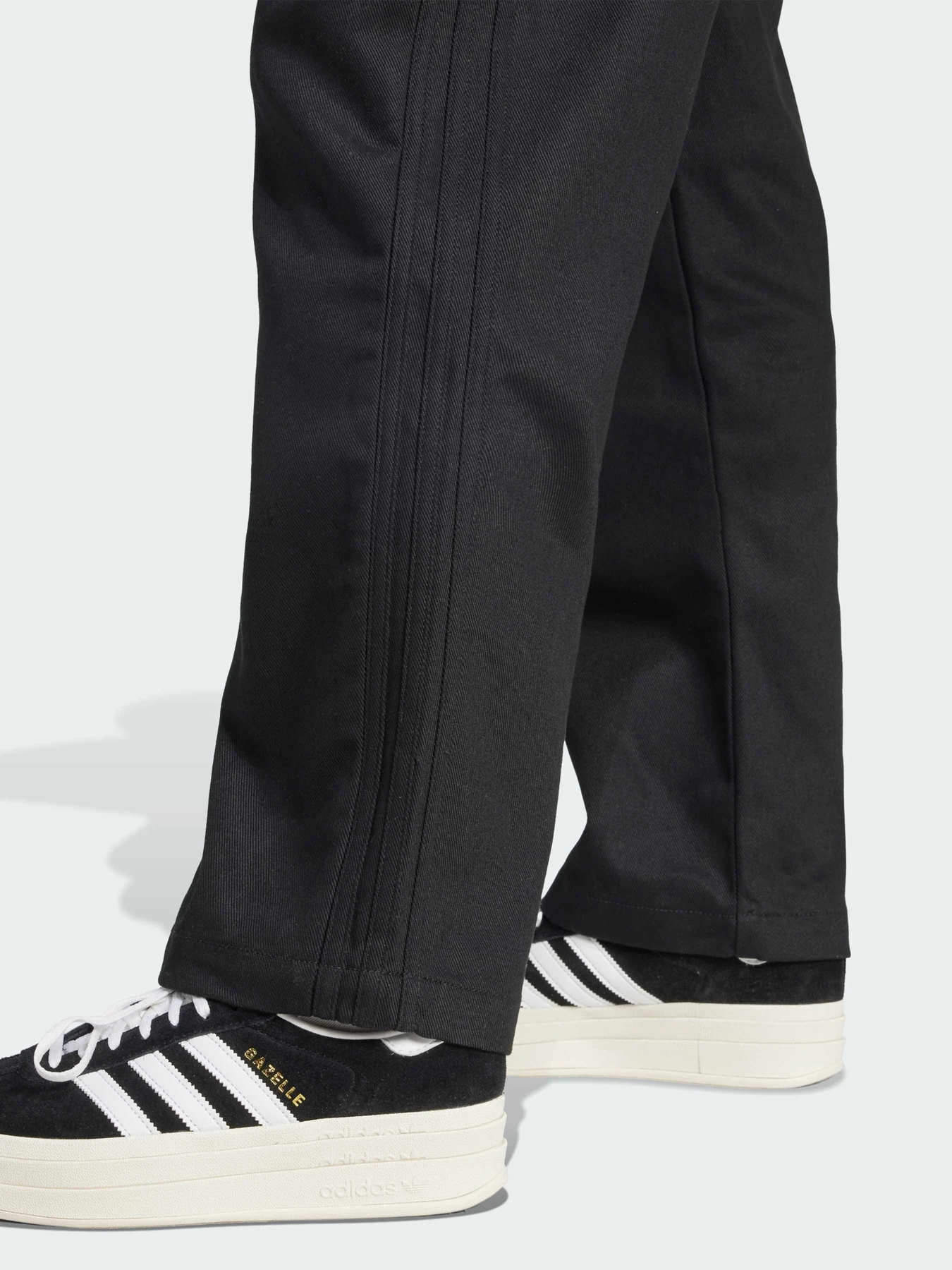 Брюки Adidas Superstar модель JX7594 Брюки Adidas Superstar модель JX7594 Фото