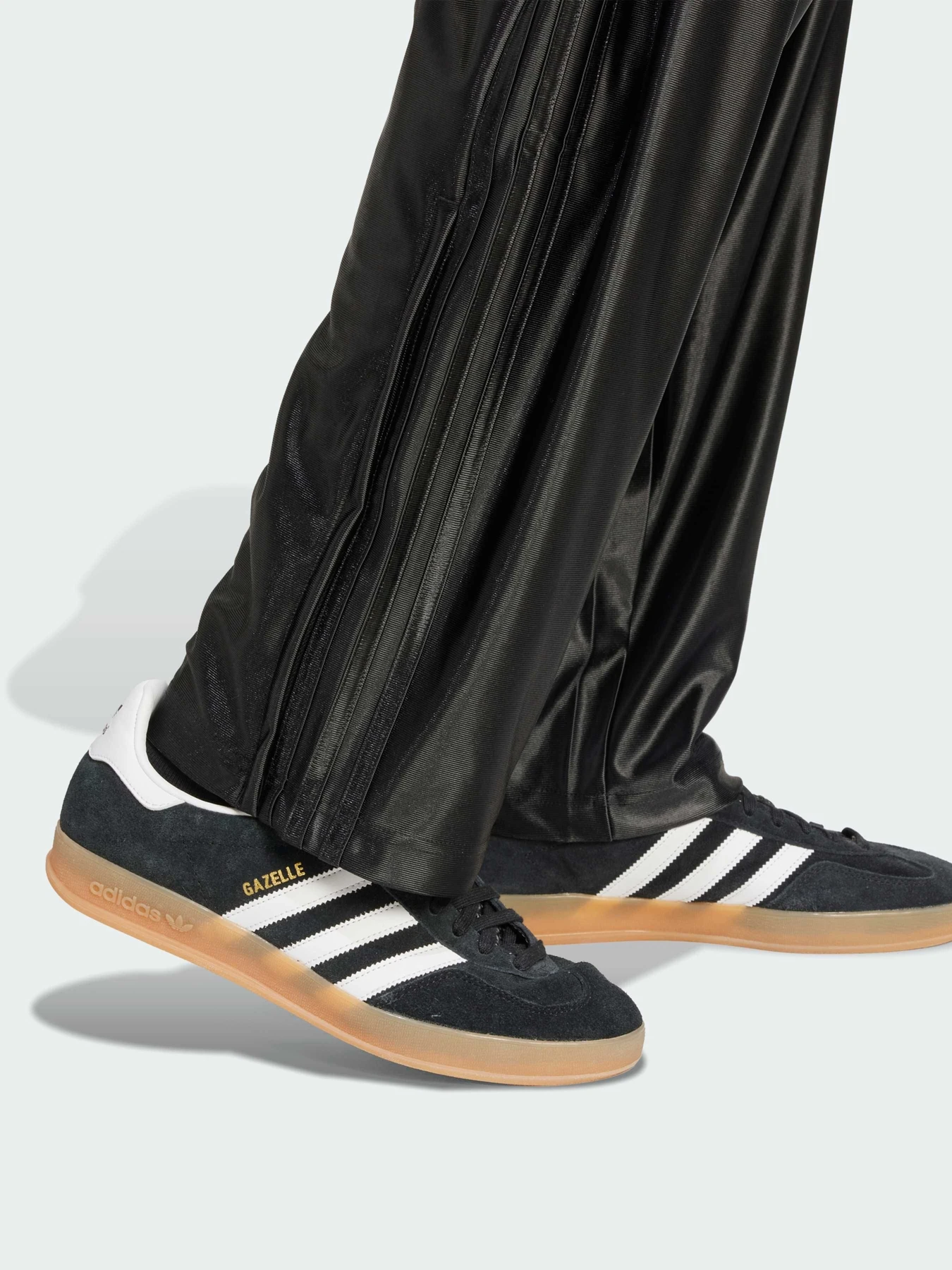Брюки Adidas Adicolor модель JX1494 Брюки Adidas Adicolor модель JX1494 Фото