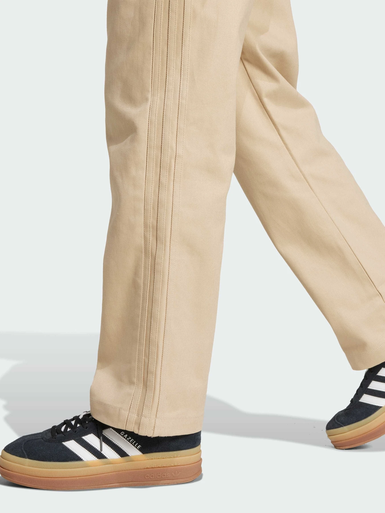 Джинсы Adidas Superstar модель JX8760 Джинсы Adidas Superstar модель JX8760 Фото