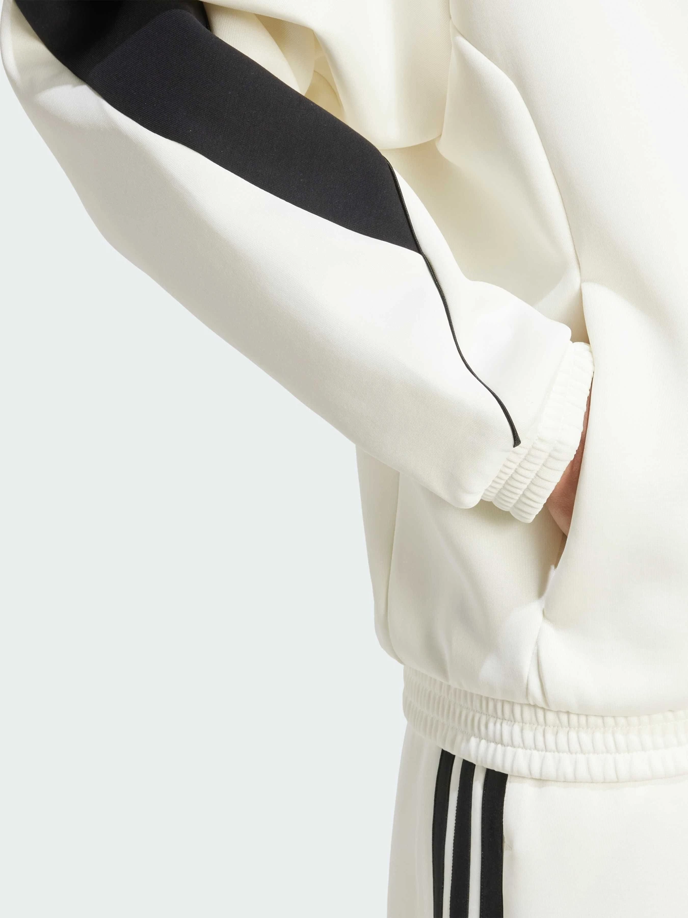 Худи и свитшоты Adidas модель JX5618 Худи и свитшоты Adidas модель JX5618 Фото
