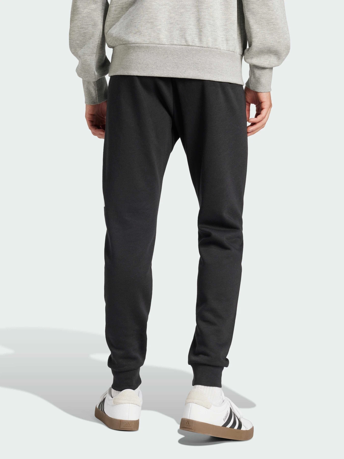 Брюки Adidas модель IN6147 Брюки Adidas модель IN6147 Фото