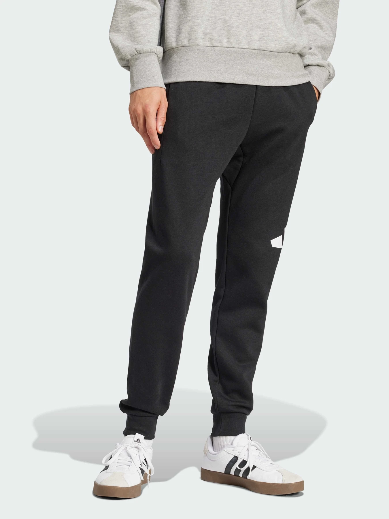 Брюки Adidas модель IN6147 Брюки Adidas модель IN6147 Фото