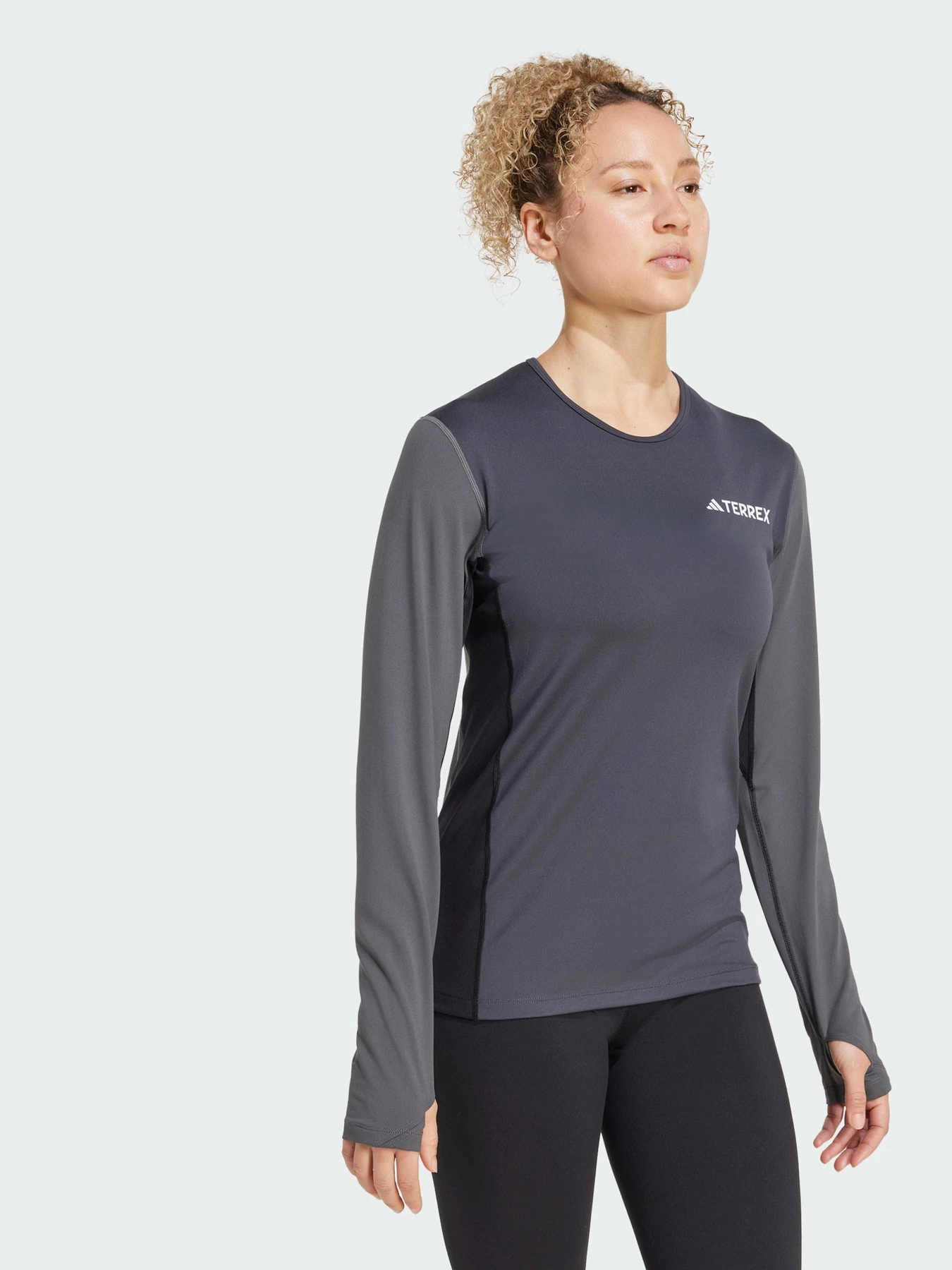 Худи и свитшоты Adidas модель JC8200 Фото