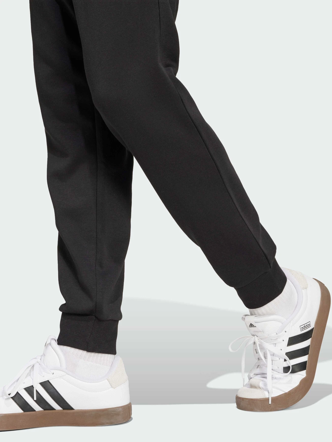 Штани Adidas Adidas Essentials модель JE3815 Штани Adidas Adidas Essentials модель JE3815 Фото