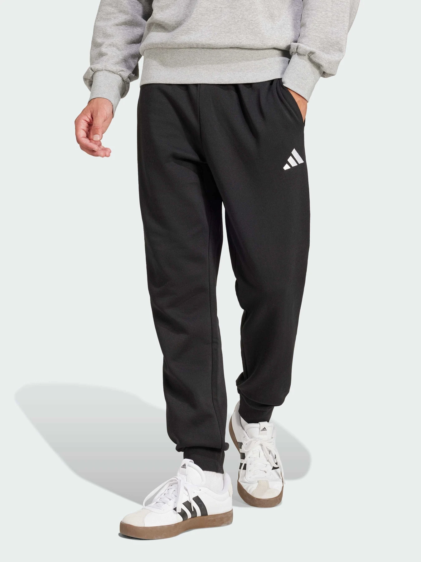 Штани Adidas Adidas Essentials модель JE3815 Штани Adidas Adidas Essentials модель JE3815 Фото