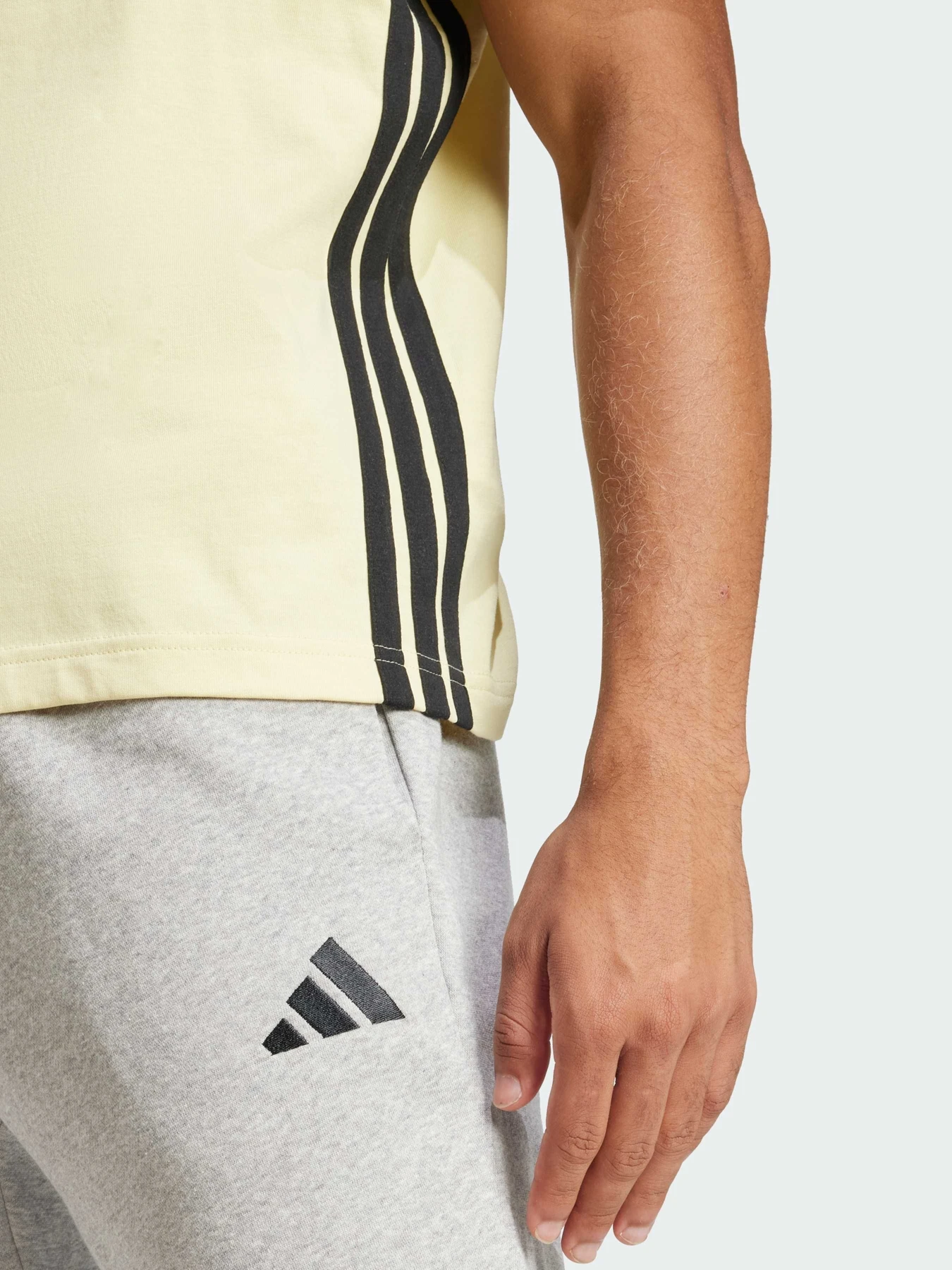 Штани Adidas Adidas Essentials модель JE3818 Штани Adidas Adidas Essentials модель JE3818 Фото