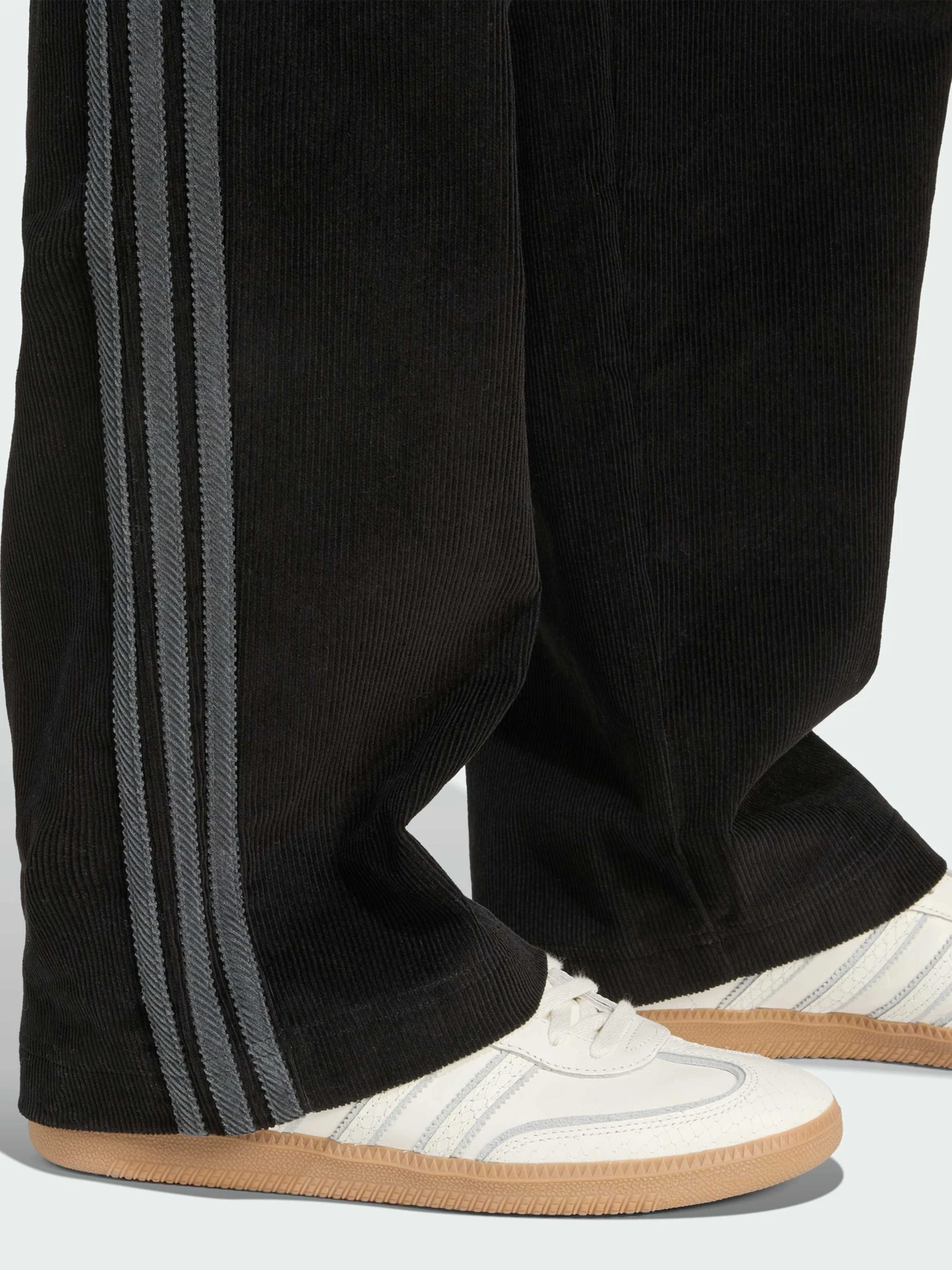 Брюки Adidas модель JX3107 Брюки Adidas модель JX3107 Фото