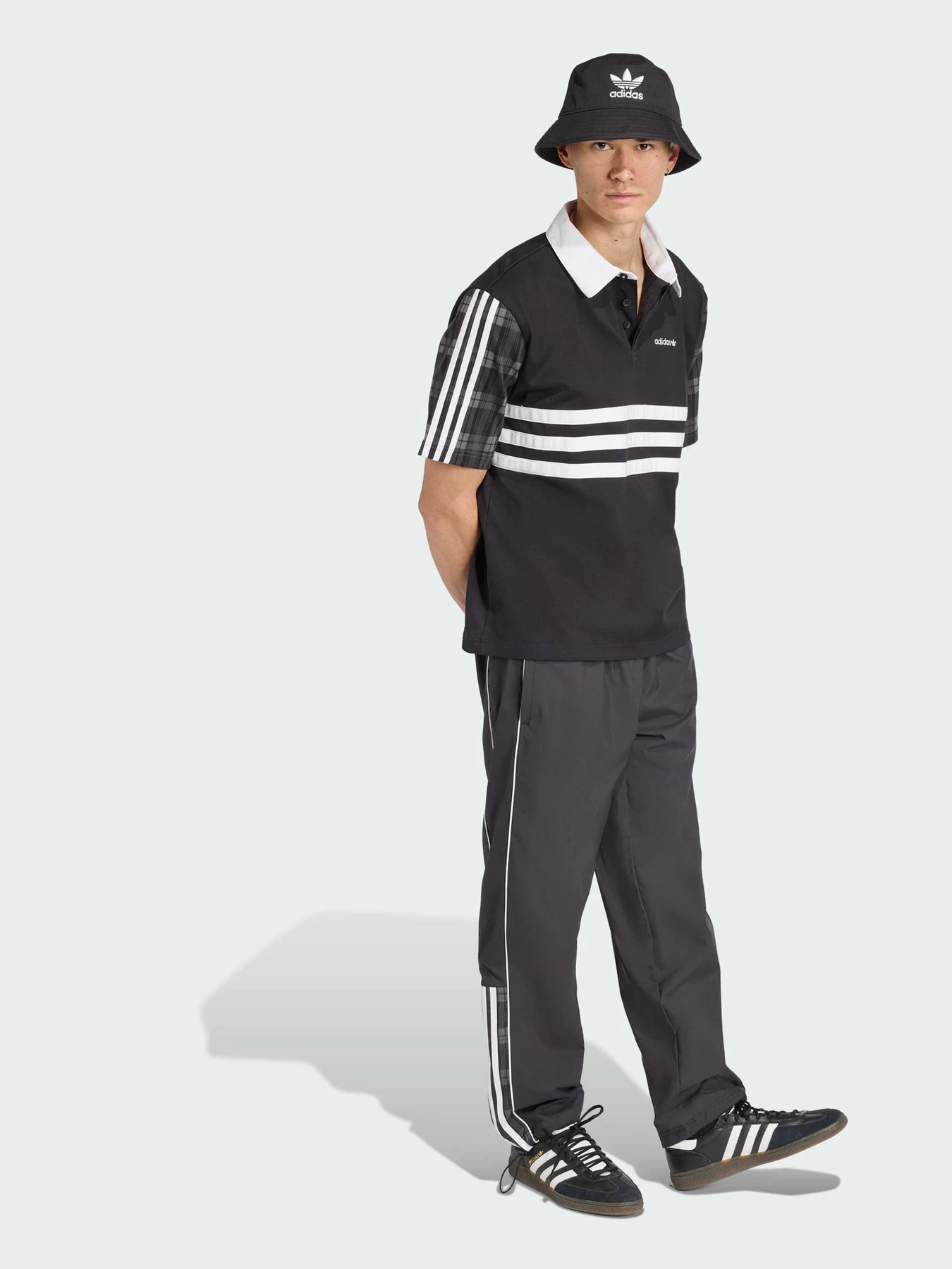 Футболки и поло Adidas Graphics модель JV7738 Футболки и поло Adidas Graphics модель JV7738 Фото