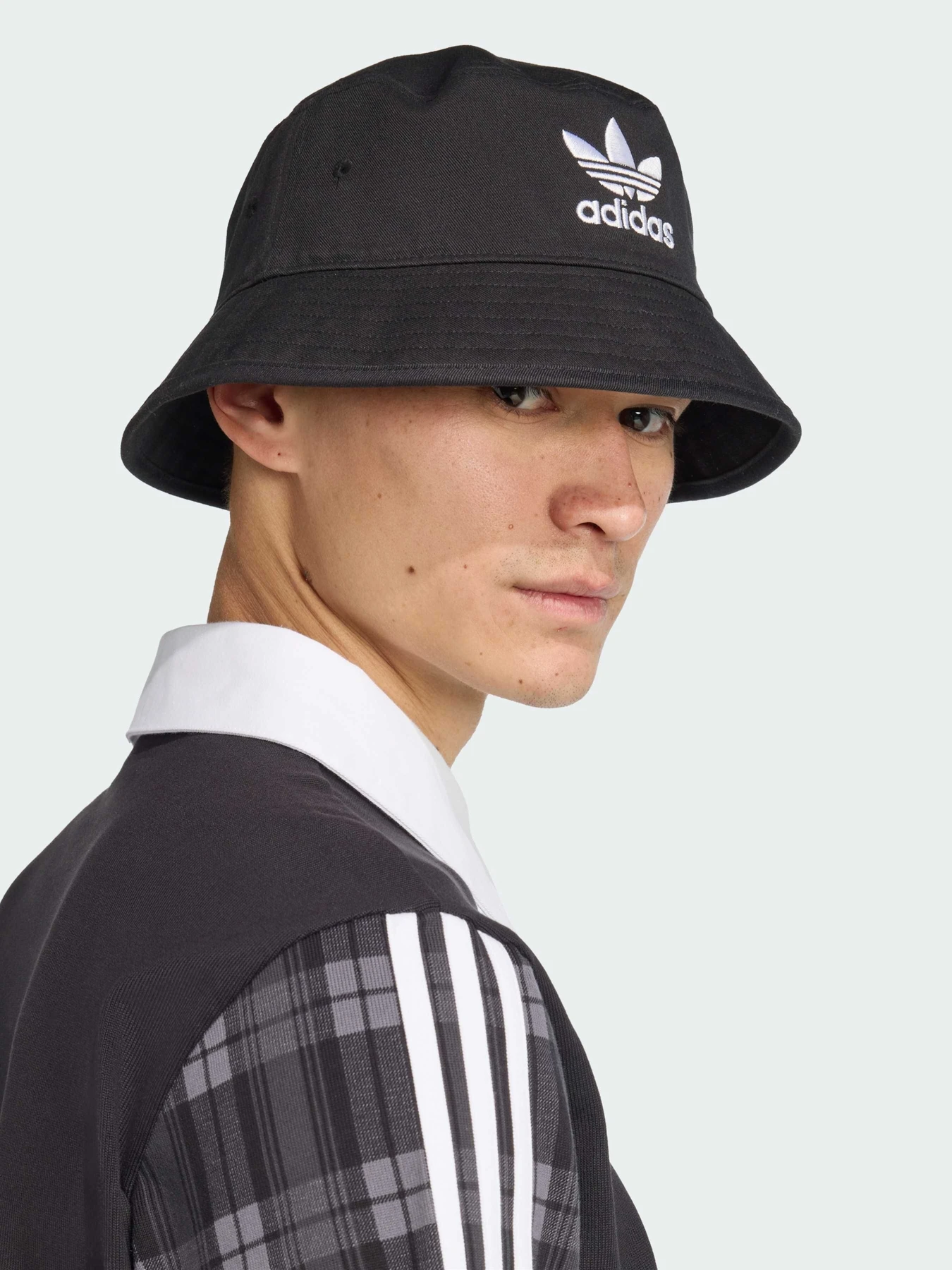 Футболки и поло Adidas Graphics модель JV7738 Футболки и поло Adidas Graphics модель JV7738 Фото