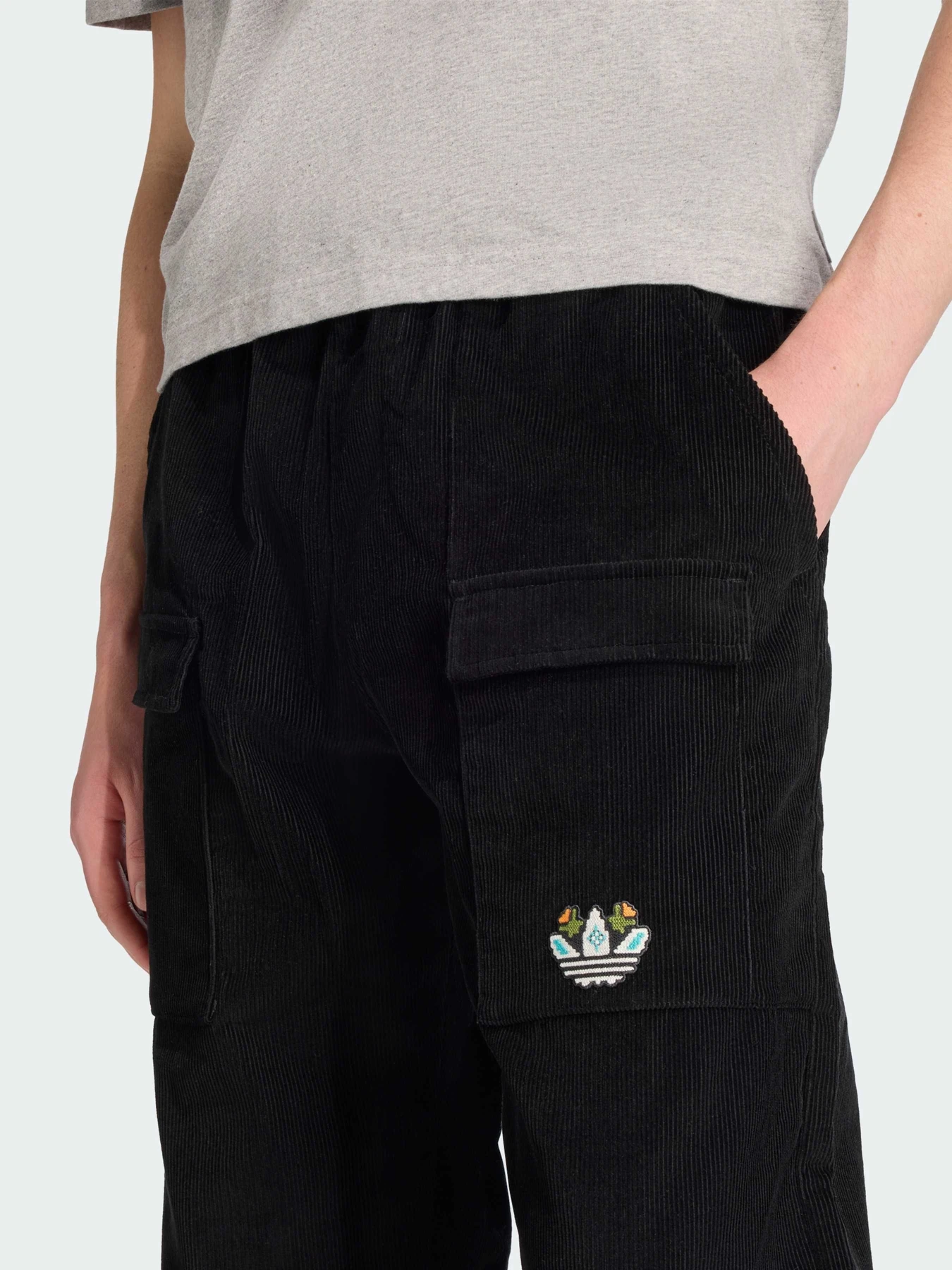 Брюки Adidas Graphics модель JY3003 Брюки Adidas Graphics модель JY3003 Фото