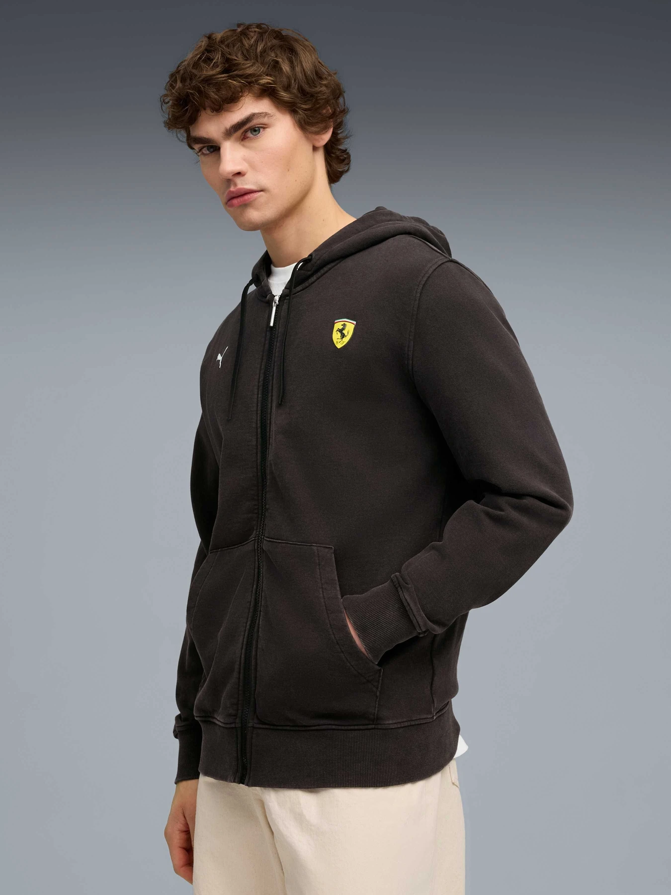 Худи и свитшоты PUMA Ferrari Sportswear Sweat Jkt модель 632776 Худи и свитшоты PUMA Ferrari Sportswear Sweat Jkt модель 632776 Фото