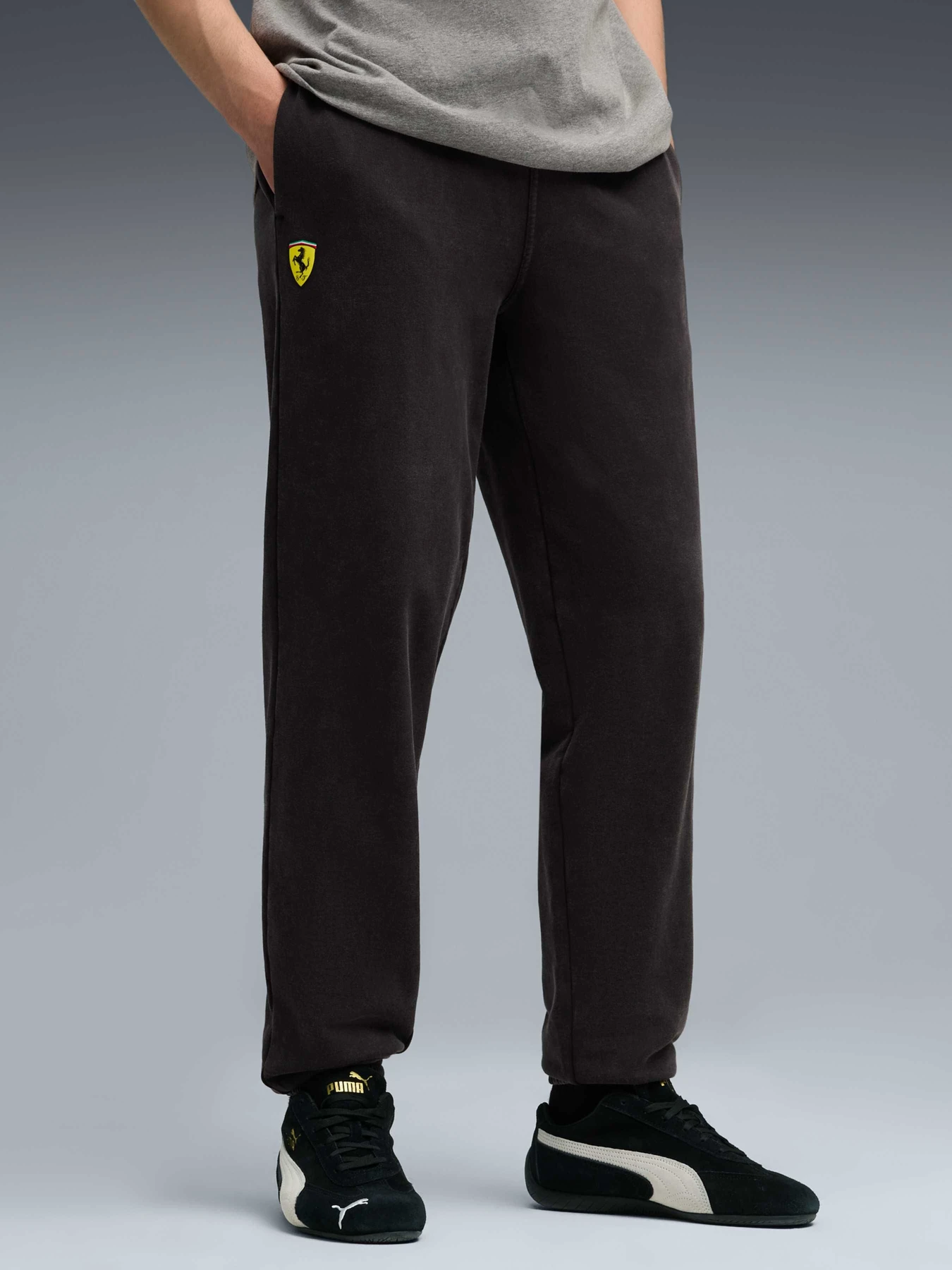 Брюки PUMA Ferrari Sportswear Sweatpant модель 632777 Брюки PUMA Ferrari Sportswear Sweatpant модель 632777 Фото