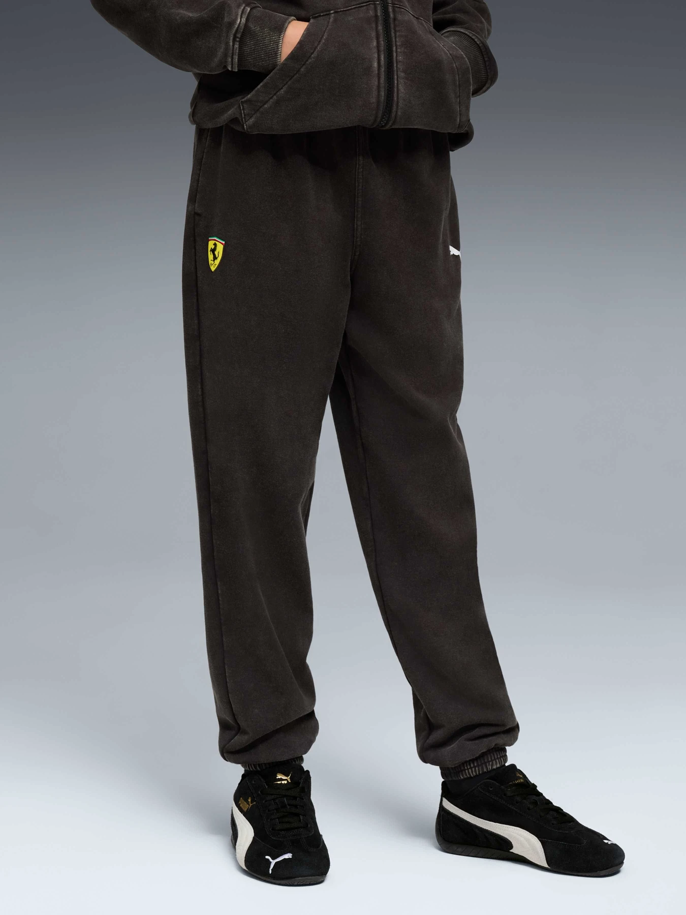 Брюки PUMA Ferrari Sportswear Kids Pant модель 632799 Брюки PUMA Ferrari Sportswear Kids Pant модель 632799 Фото