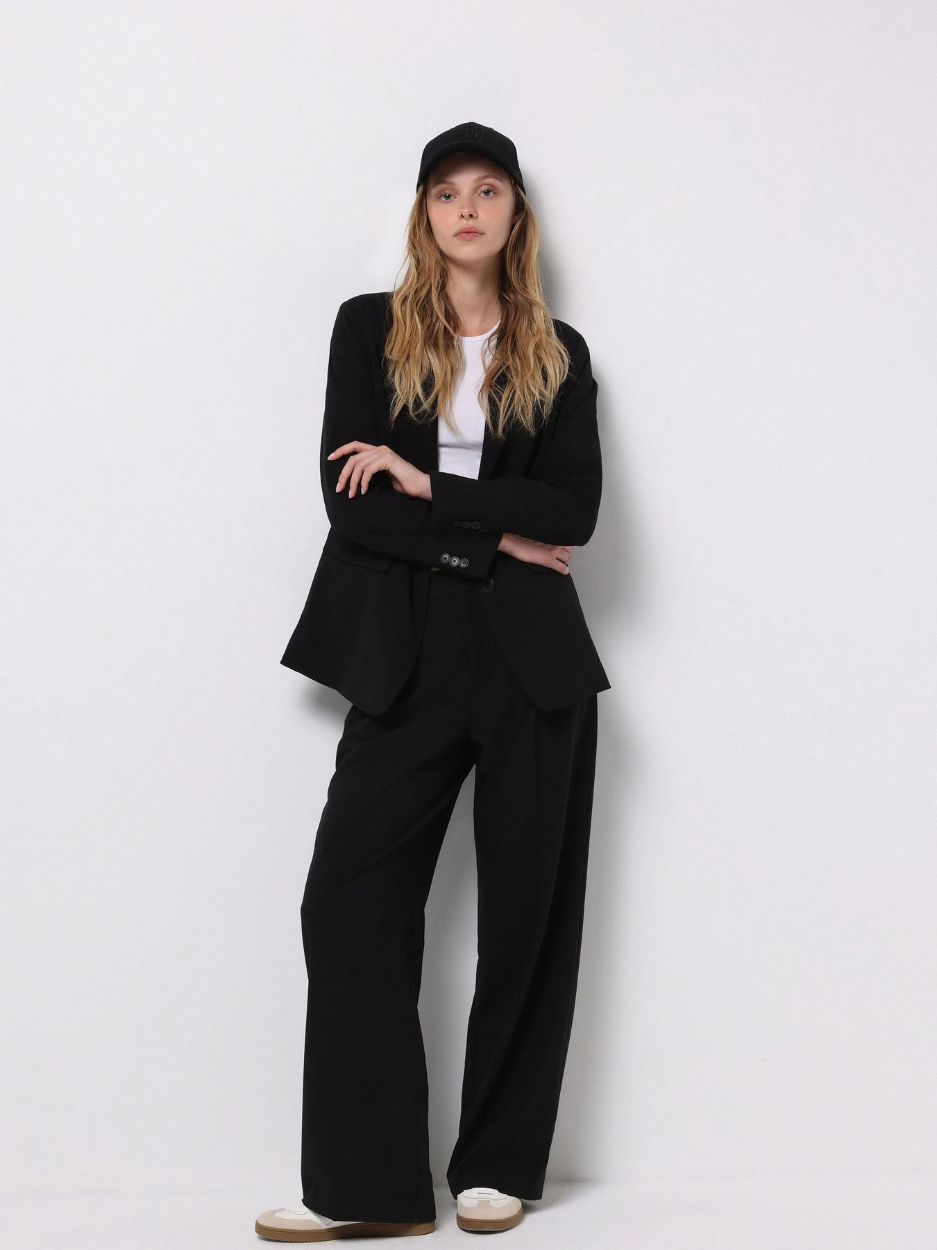 Куртки и дубленки Colin’s модель CL1075565_Q1.V1_BLK Фото