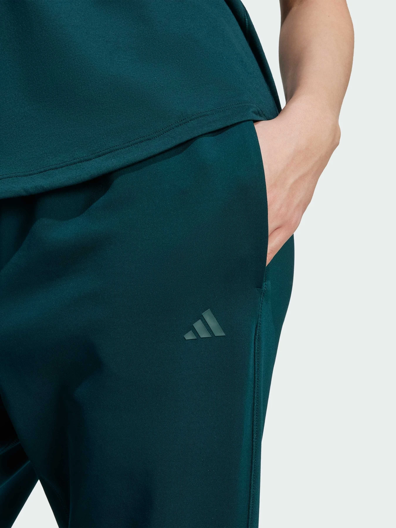 Брюки Adidas модель JY2812 Брюки Adidas модель JY2812 Фото