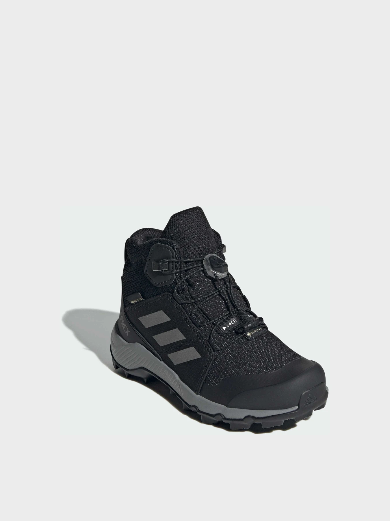 Ботинки и сапоги Adidas модель IE6079 Ботинки и сапоги Adidas модель IE6079 Фото