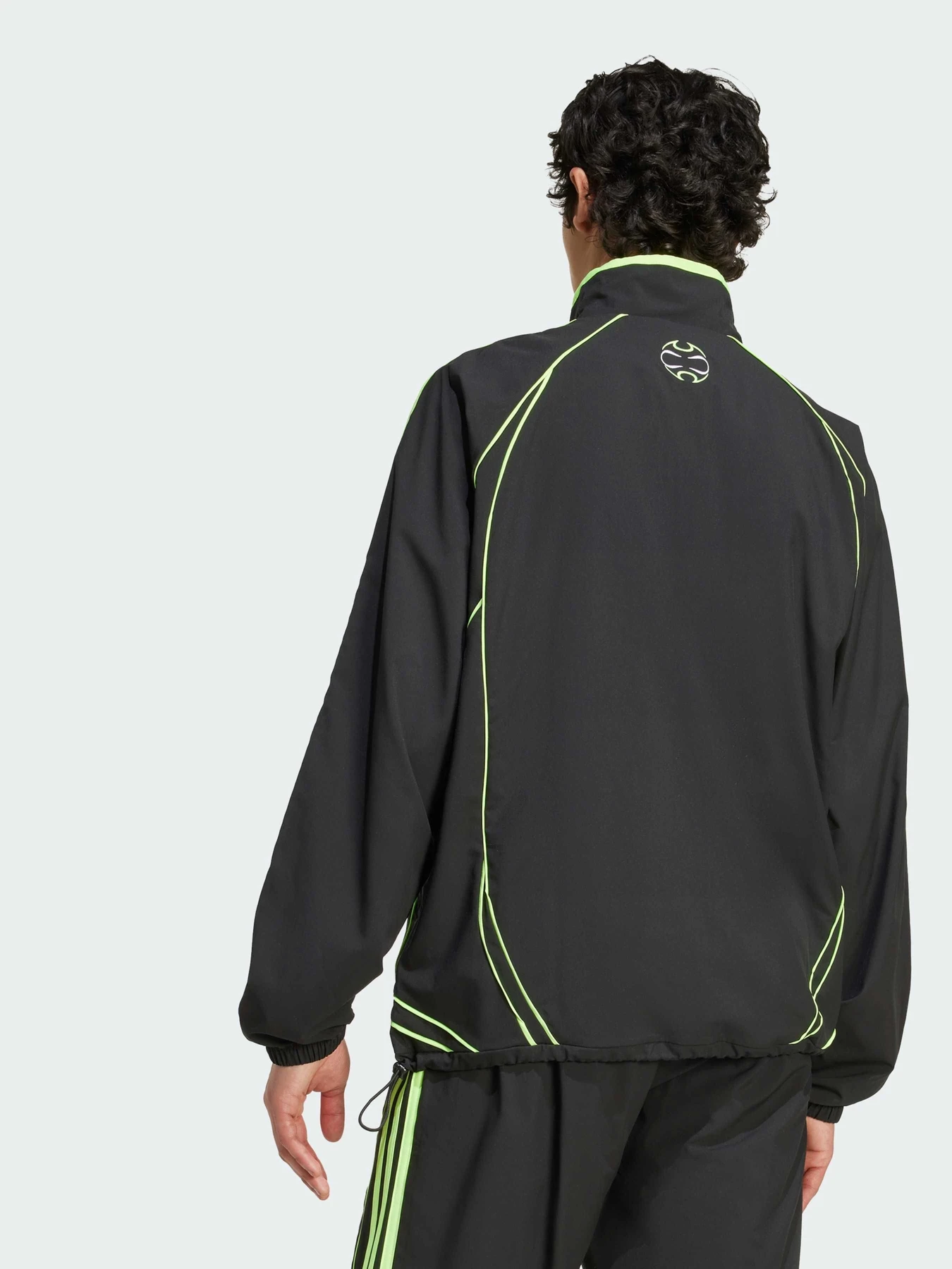 Куртки та дублянки Adidas Adicolor модель JW5866 Куртки та дублянки Adidas Adicolor модель JW5866 Фото