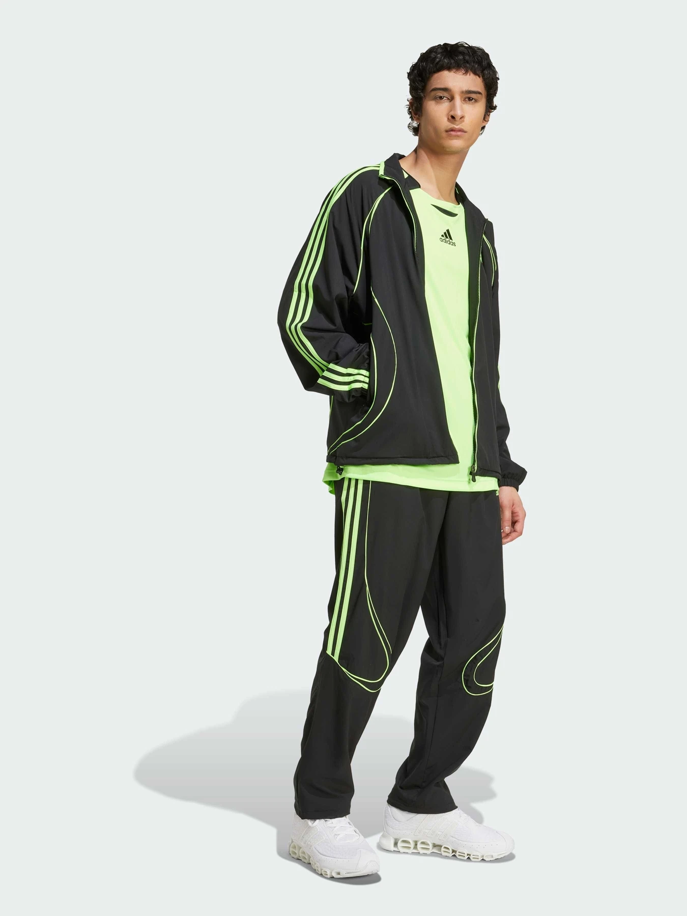 Куртки та дублянки Adidas Adicolor модель JW5866 Куртки та дублянки Adidas Adicolor модель JW5866 Фото