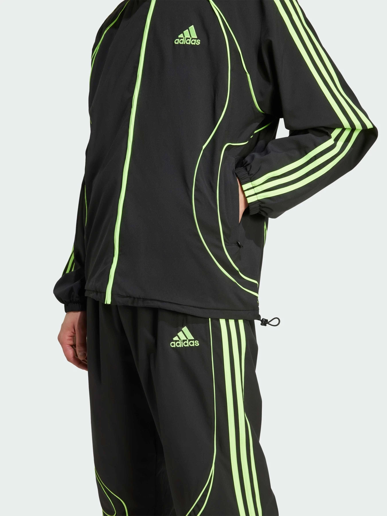 Куртки та дублянки Adidas Adicolor модель JW5866 Куртки та дублянки Adidas Adicolor модель JW5866 Фото