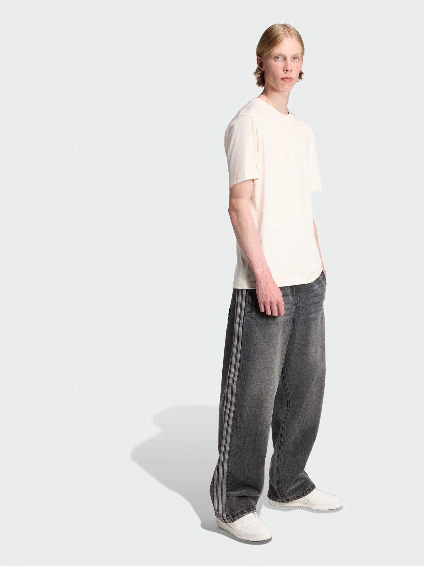 Джинсы Adidas модель KF8543 Джинсы Adidas модель KF8543 Фото