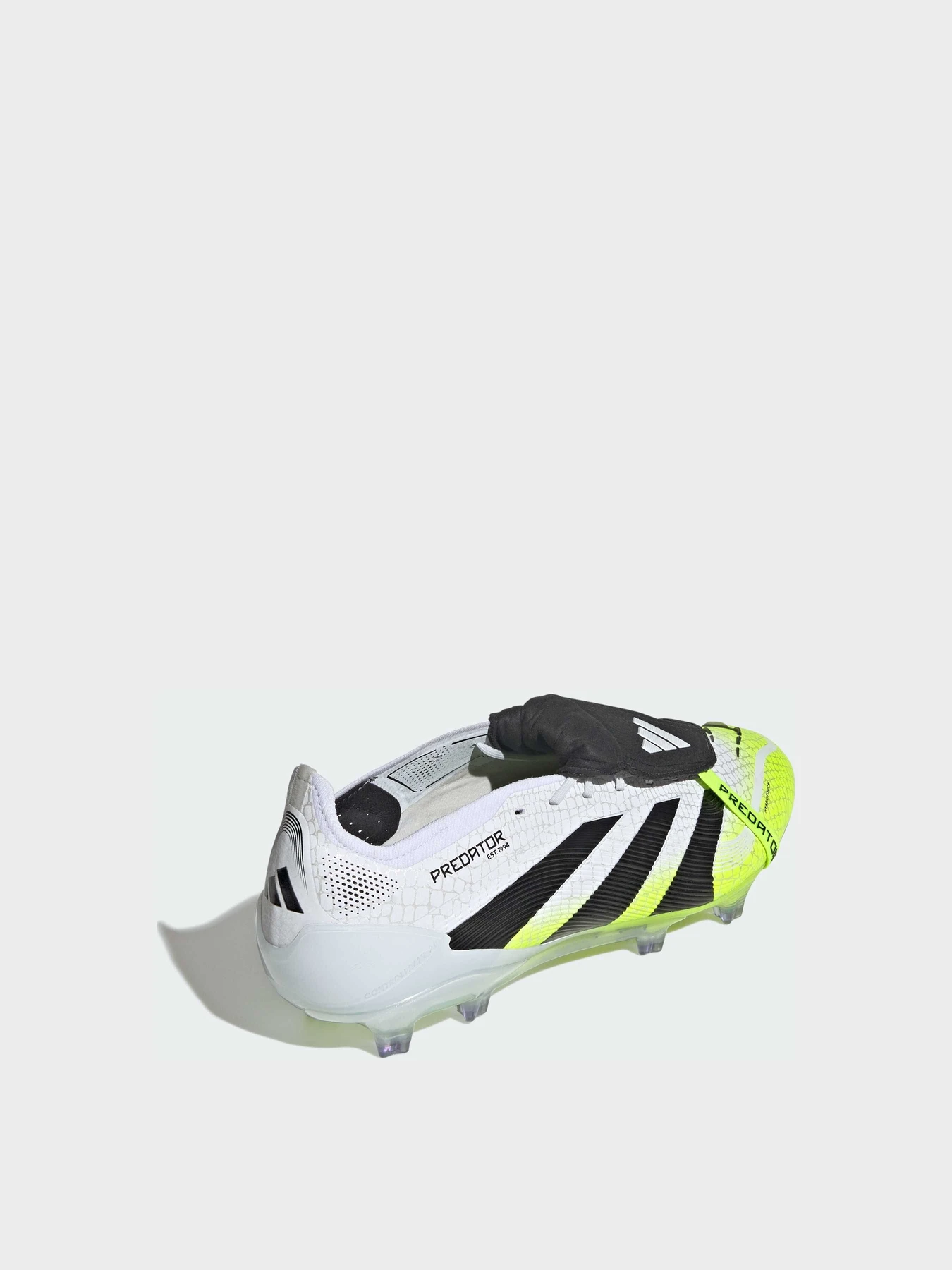 Кроссовки Adidas Predator модель JI1092 Кроссовки Adidas Predator модель JI1092 Фото