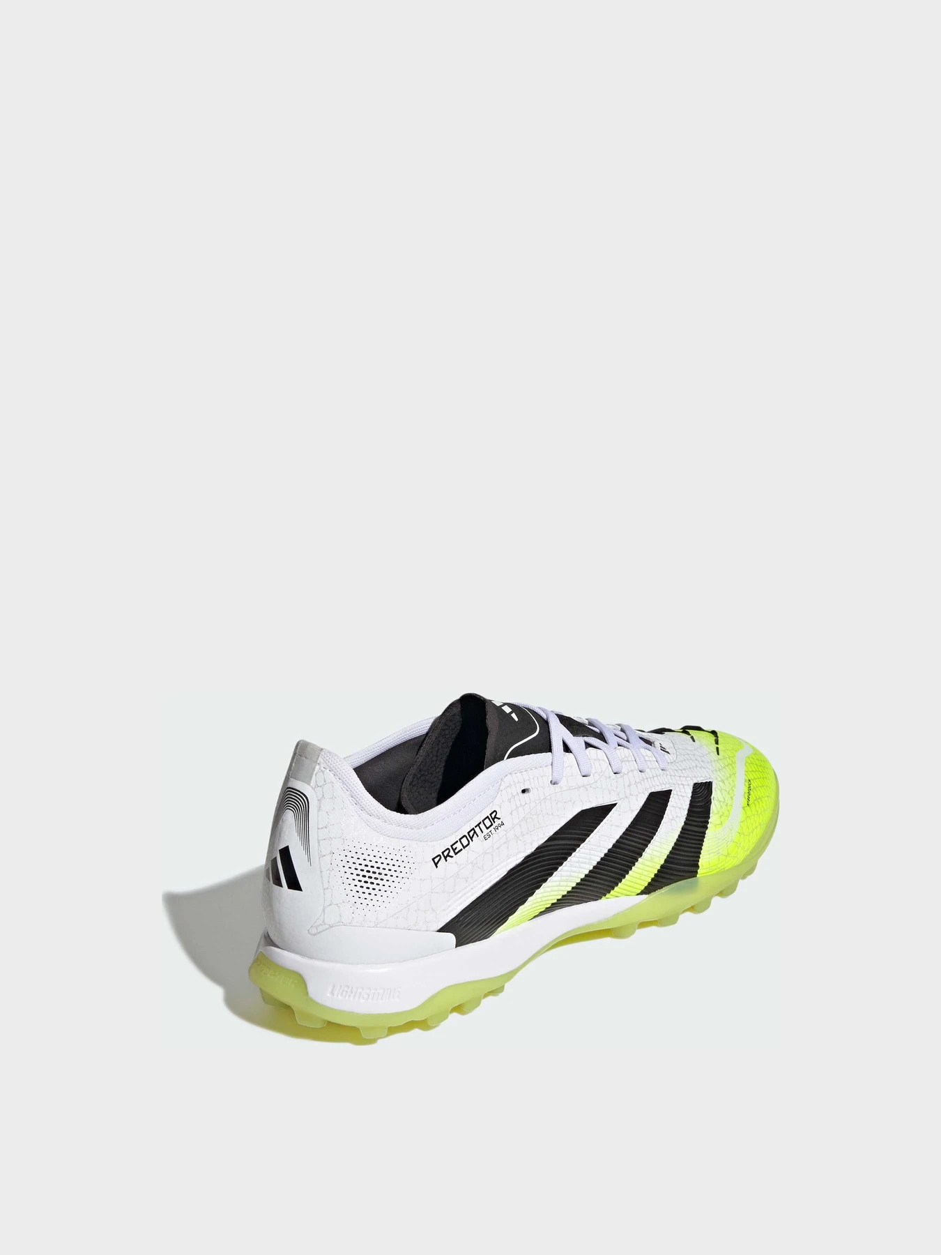 Кросівки Adidas Predator модель JI1181 Фото