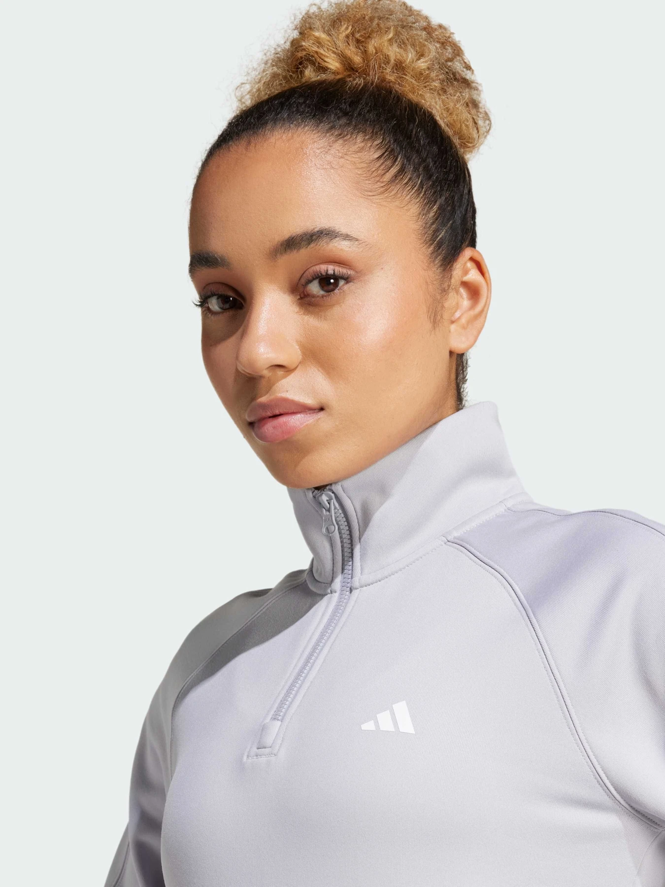 Худи и свитшоты Adidas модель IX5061 Худи и свитшоты Adidas модель IX5061 Фото