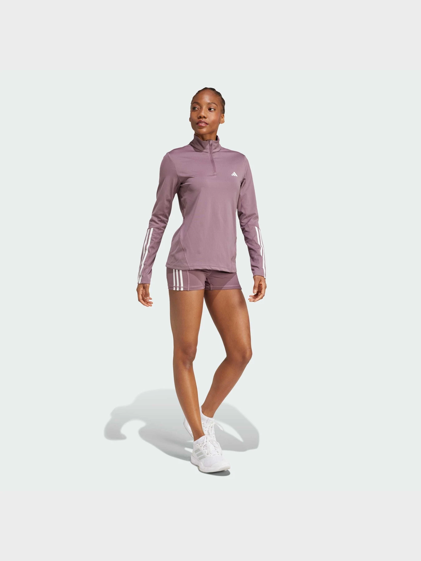 Худи и свитшоты Adidas модель IX3222 Худи и свитшоты Adidas модель IX3222 Фото