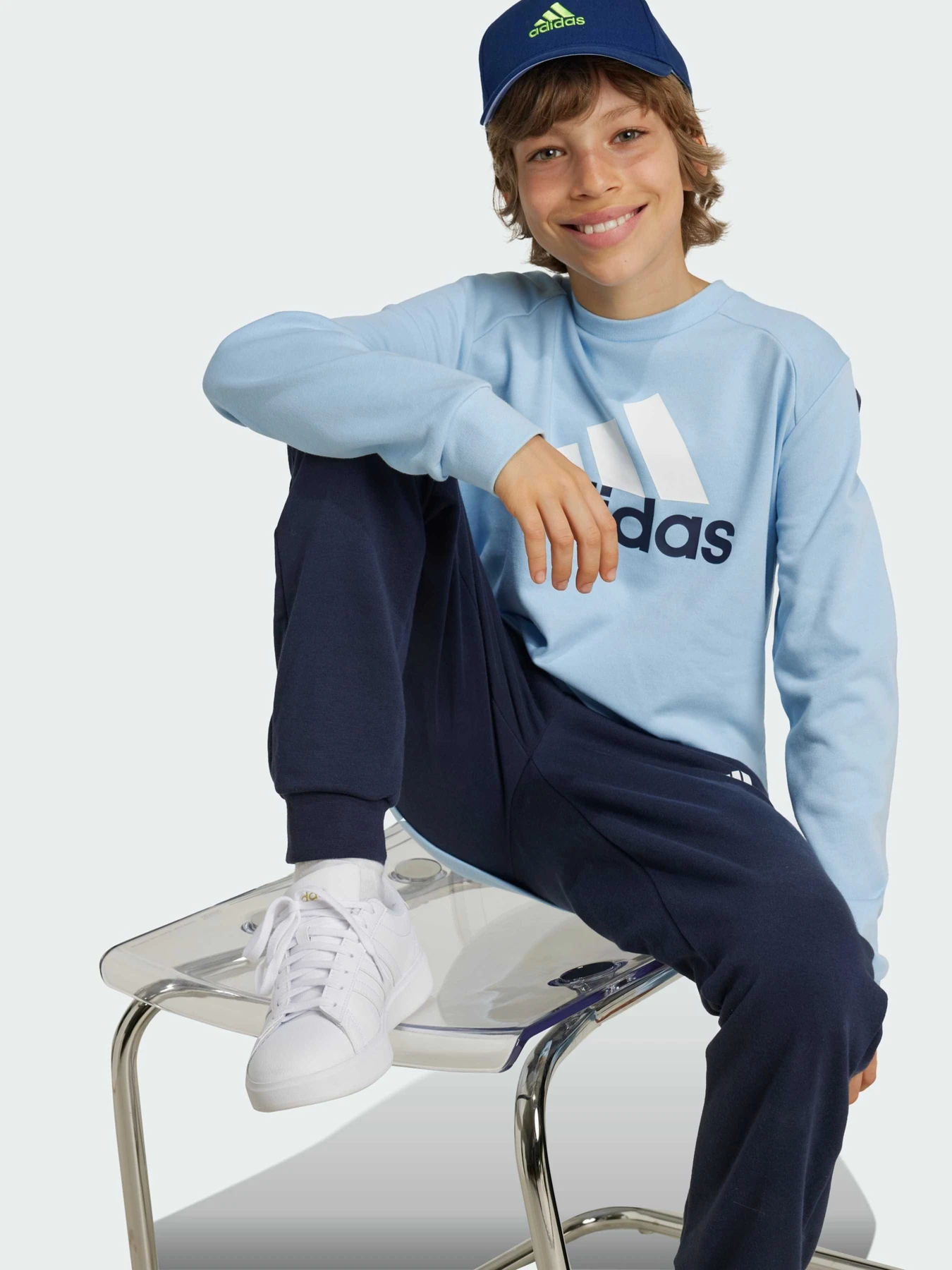 Костюмы Adidas модель IY5429 Костюмы Adidas модель IY5429 Фото