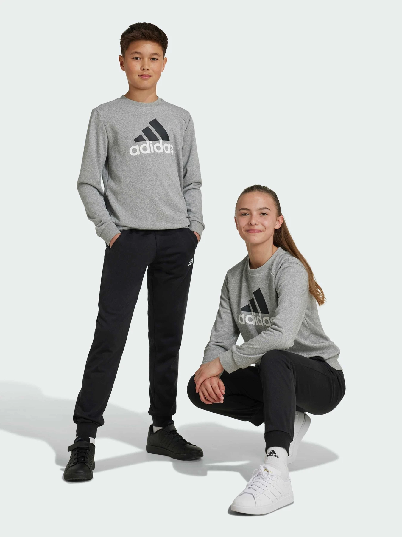 Костюмы Adidas модель IY5430 Костюмы Adidas модель IY5430 Фото