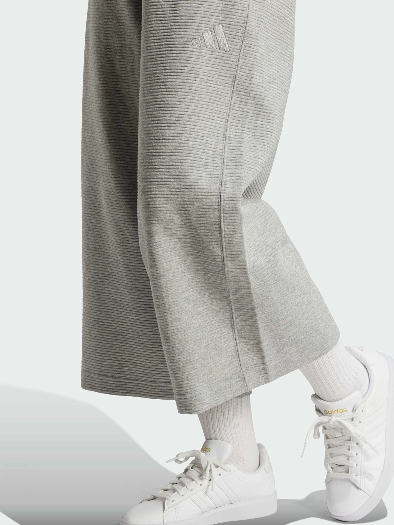 Брюки Adidas модель IY6830 Фото