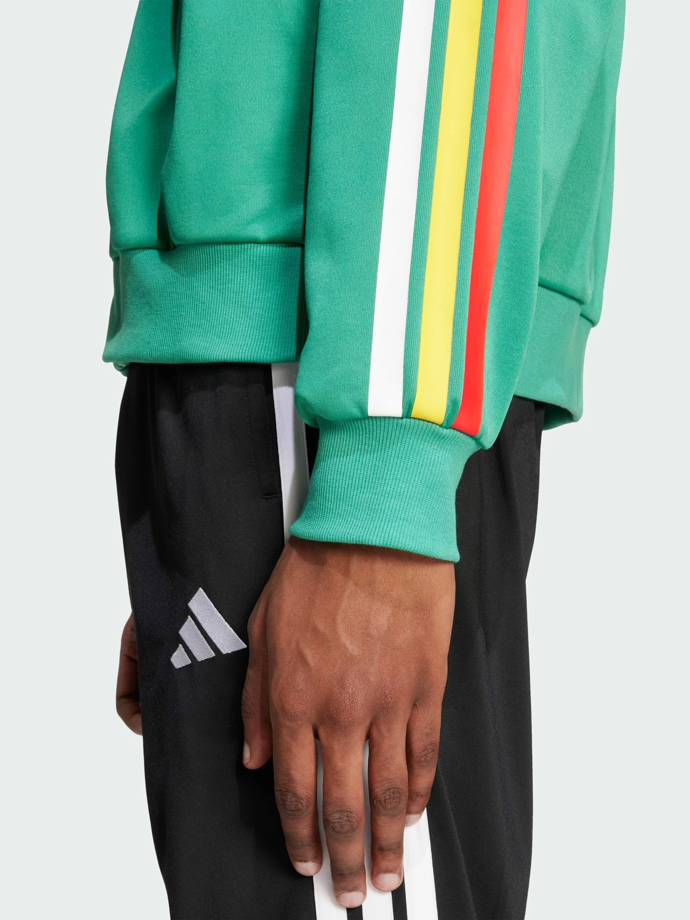 Худи и свитшоты Adidas Tiro модель JC8020 Худи и свитшоты Adidas Tiro модель JC8020 Фото