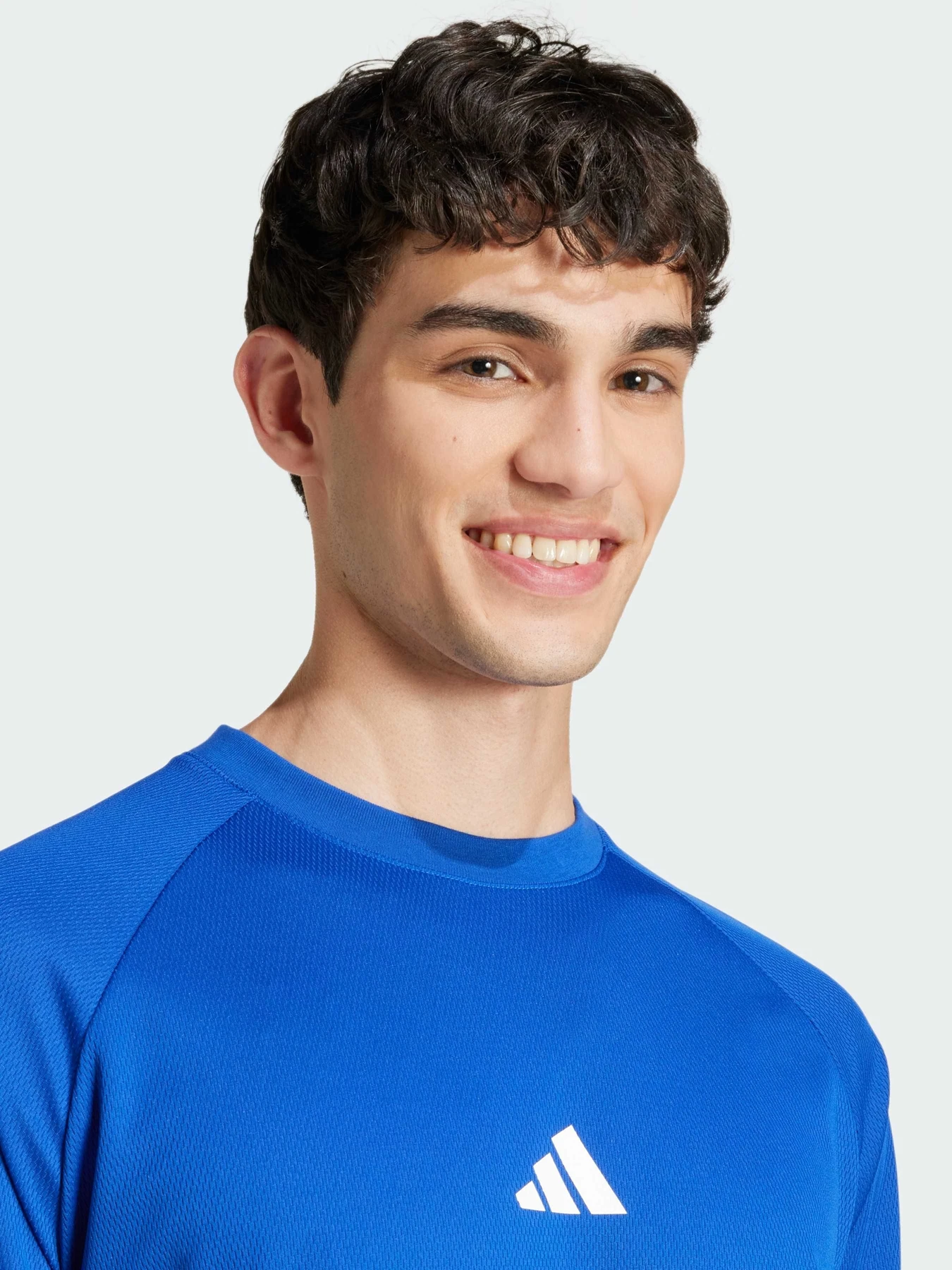 Футболки и поло Adidas модель JD8098 Футболки и поло Adidas модель JD8098 Фото