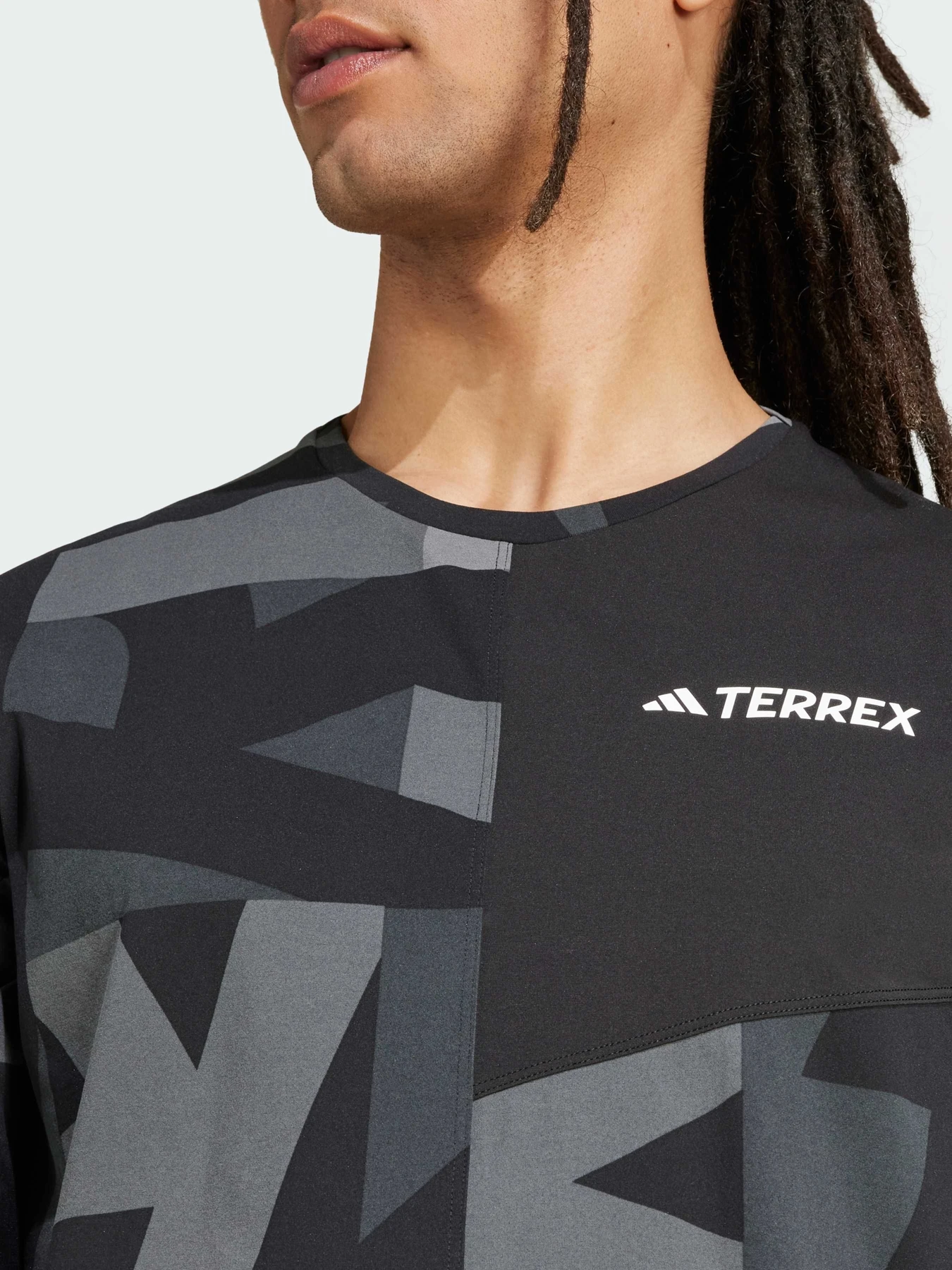 Футболки и поло Adidas модель JE0390 Футболки и поло Adidas модель JE0390 Фото
