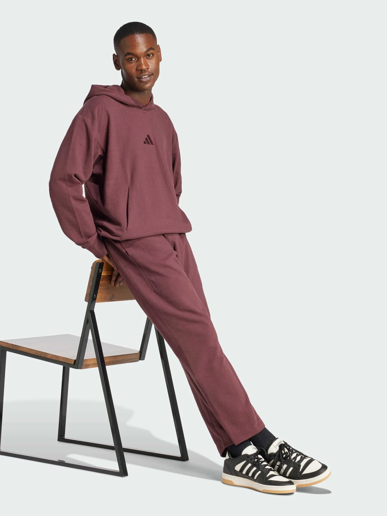 Худі та світшоти Adidas модель JJ3639 Худі та світшоти Adidas модель JJ3639 Фото