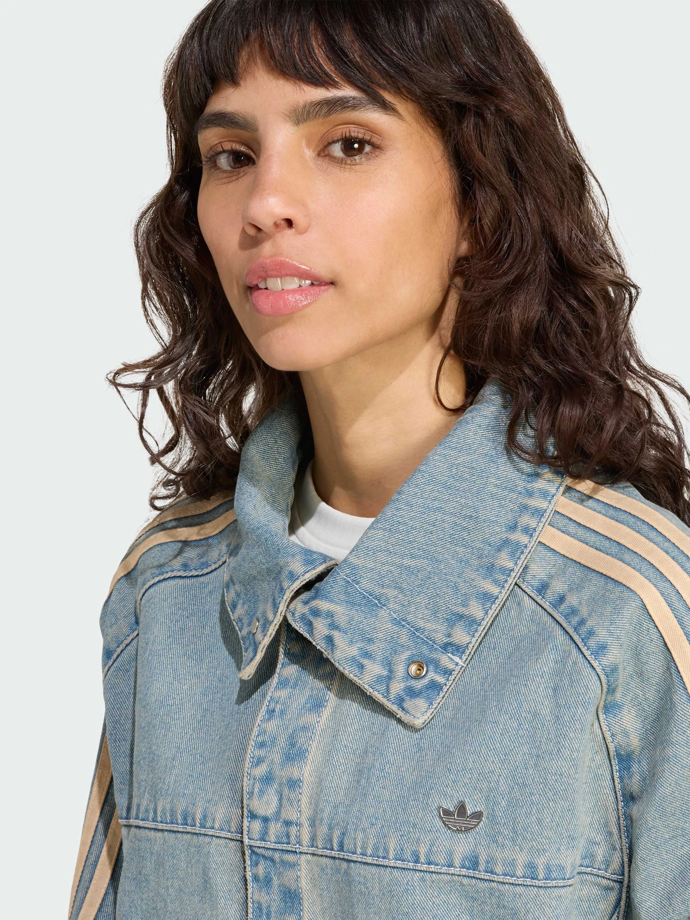 Куртки и дубленки Adidas модель JY2872 Куртки и дубленки Adidas модель JY2872 Фото