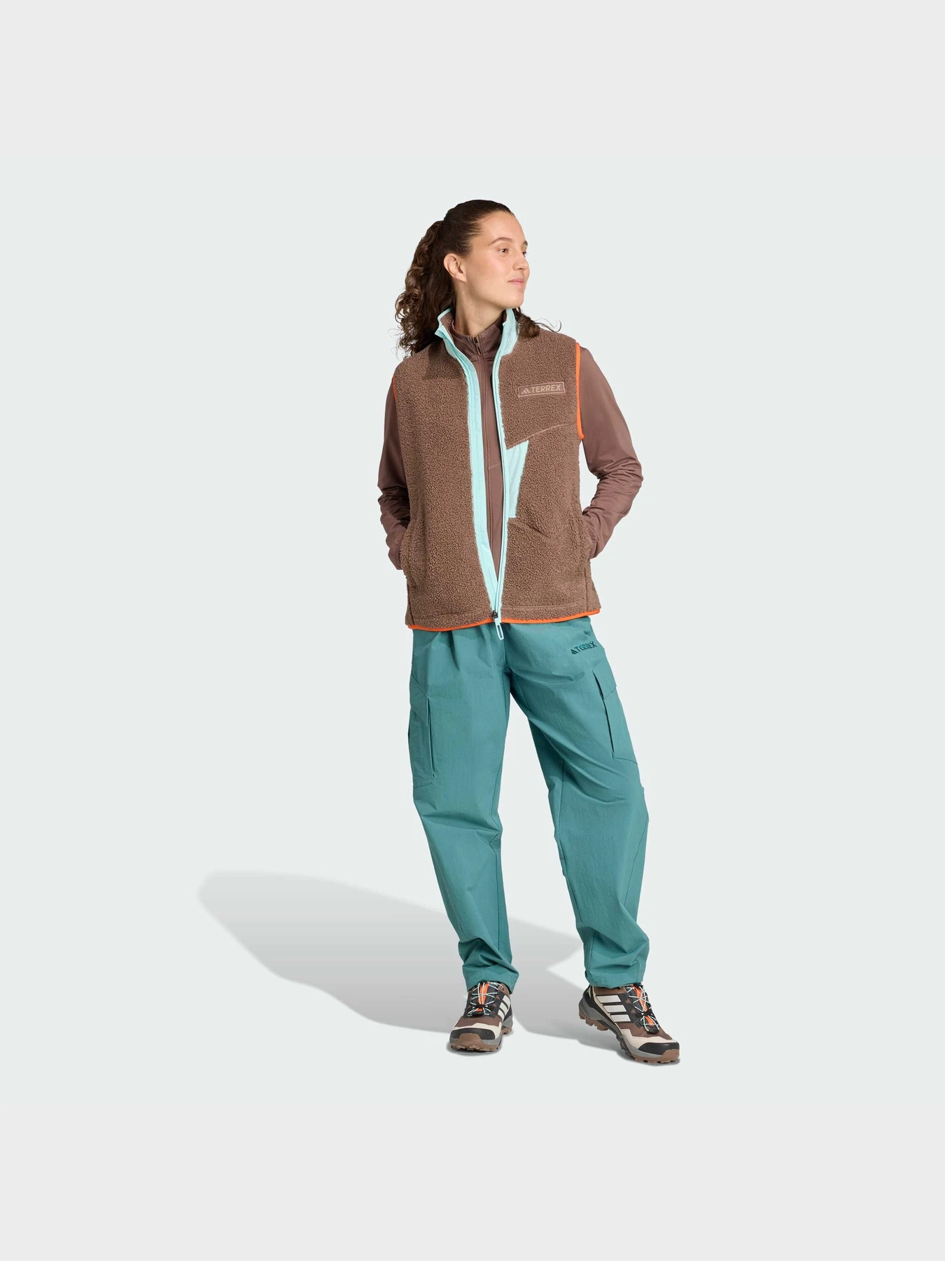 Куртки та дублянки Adidas модель JN0927 Куртки та дублянки Adidas модель JN0927 Фото
