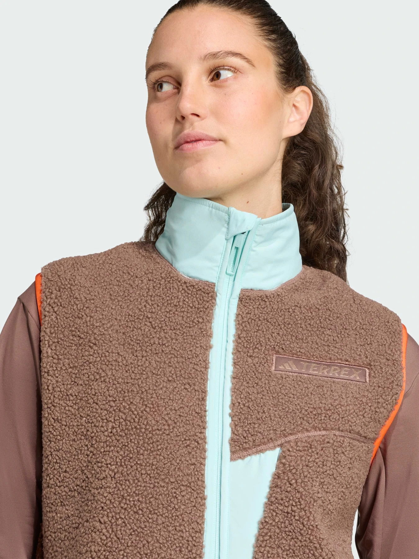 Куртки та дублянки Adidas модель JN0927 Куртки та дублянки Adidas модель JN0927 Фото